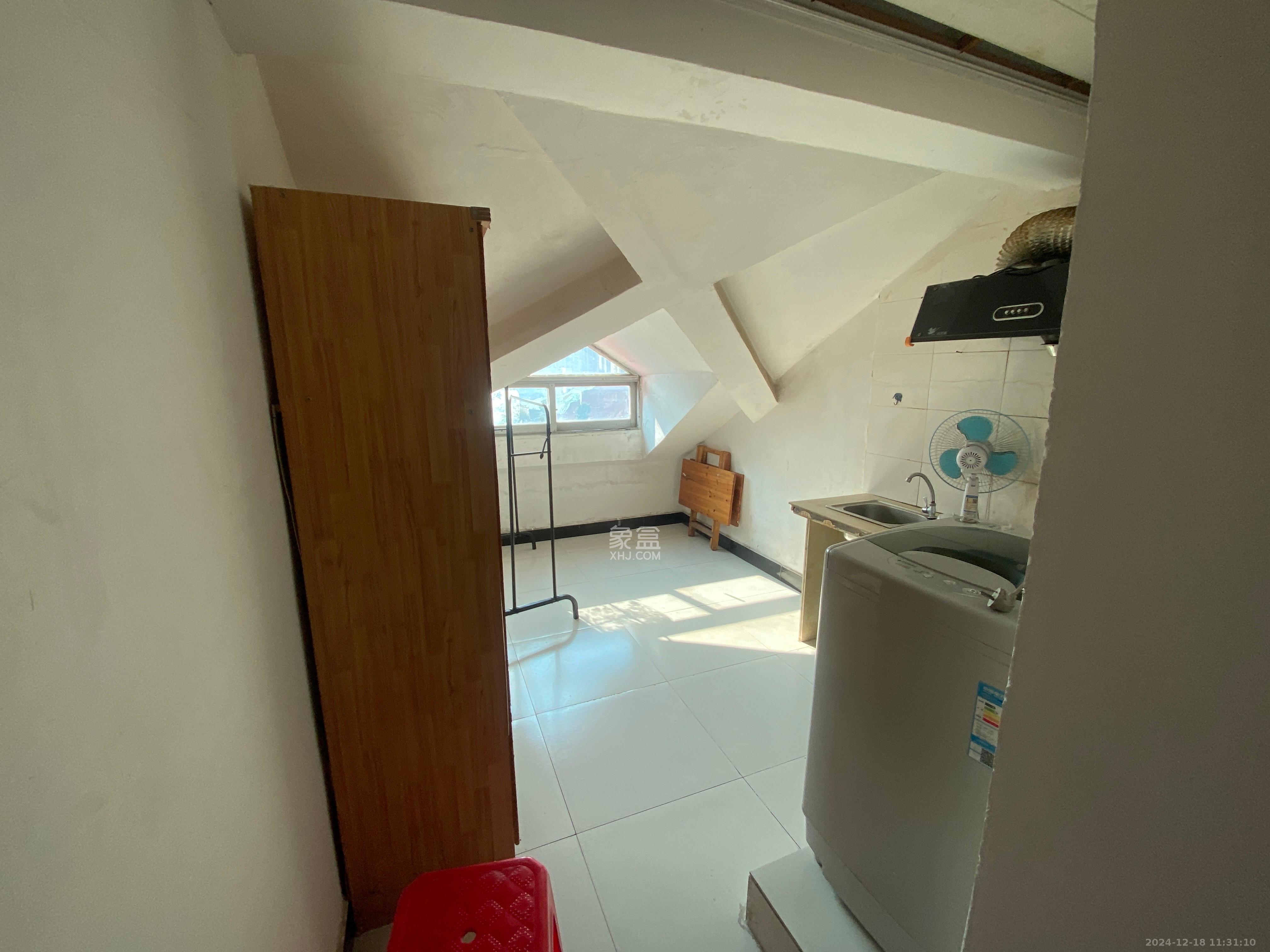 洞井一小区 1室1厅0卫 600.0元/月 洞井一小区 1室1厅0卫 600.0元/月室内图