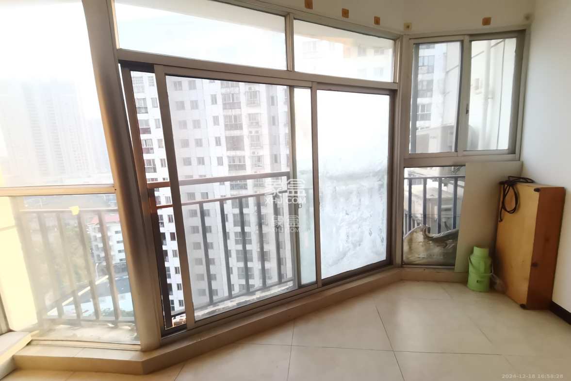 华雅花园 3室2厅2卫 3200.0元/月 华雅花园 3室2厅2卫 3200.0元/月室内图