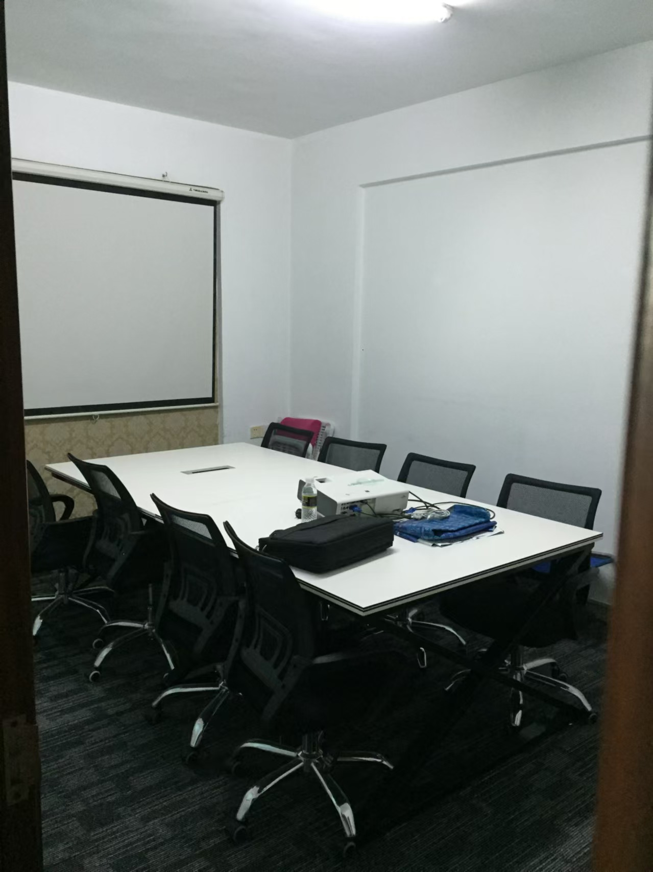 富豪大厦(富豪花园) 2室2厅2卫 127.0万 富豪大厦(富豪花园) 2室2厅2卫 127.0万客厅