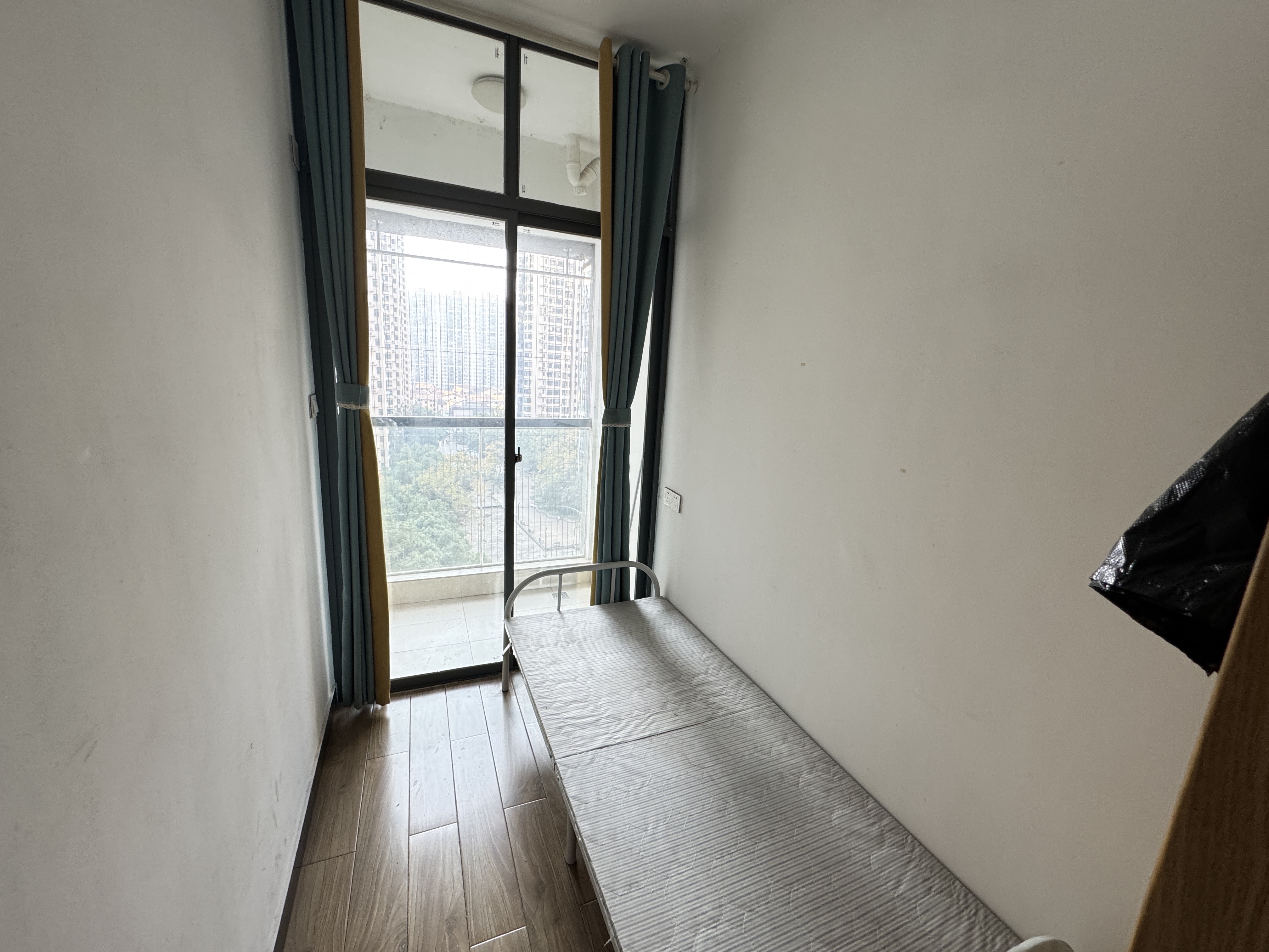 珠江愉景新城  1室0厅0卫   1800.00元/月室内图