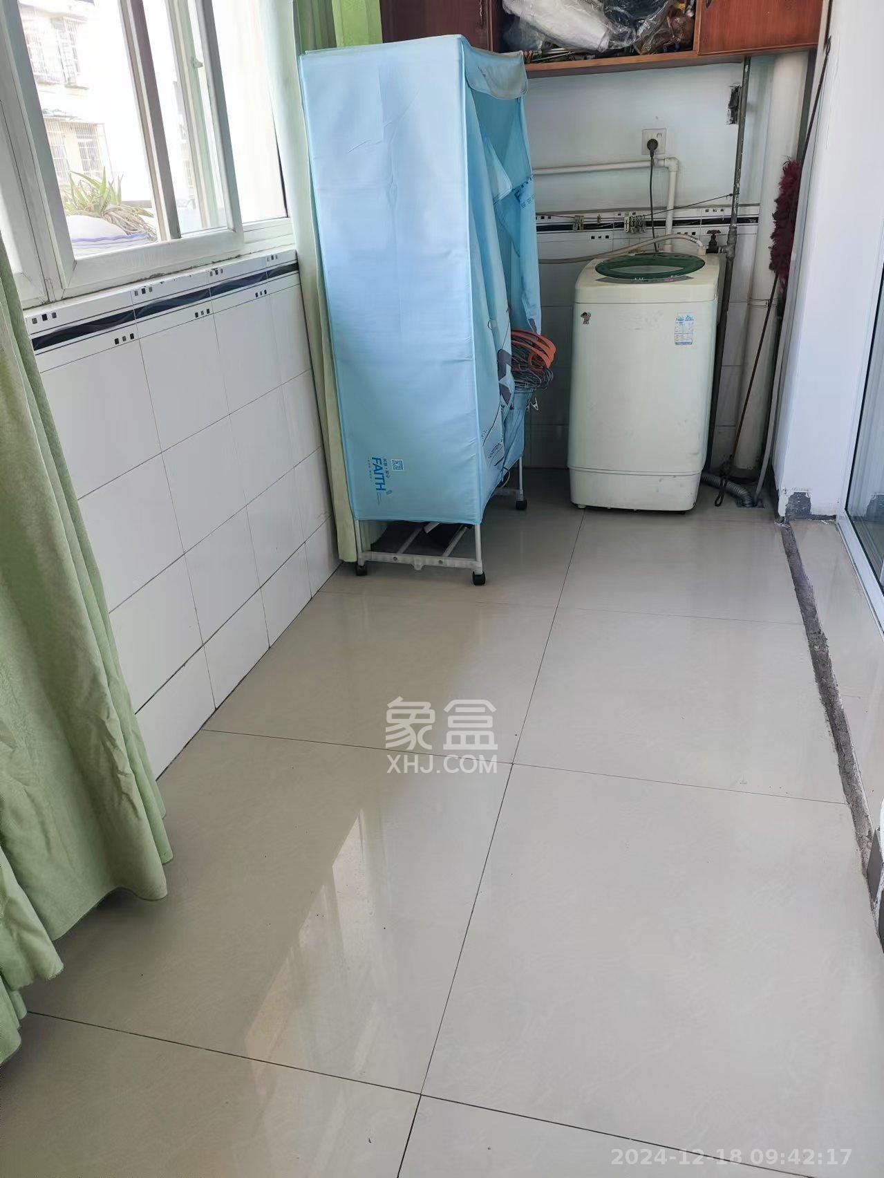 东湖小区安置房  3室2厅1卫    2100.0元/月室内图