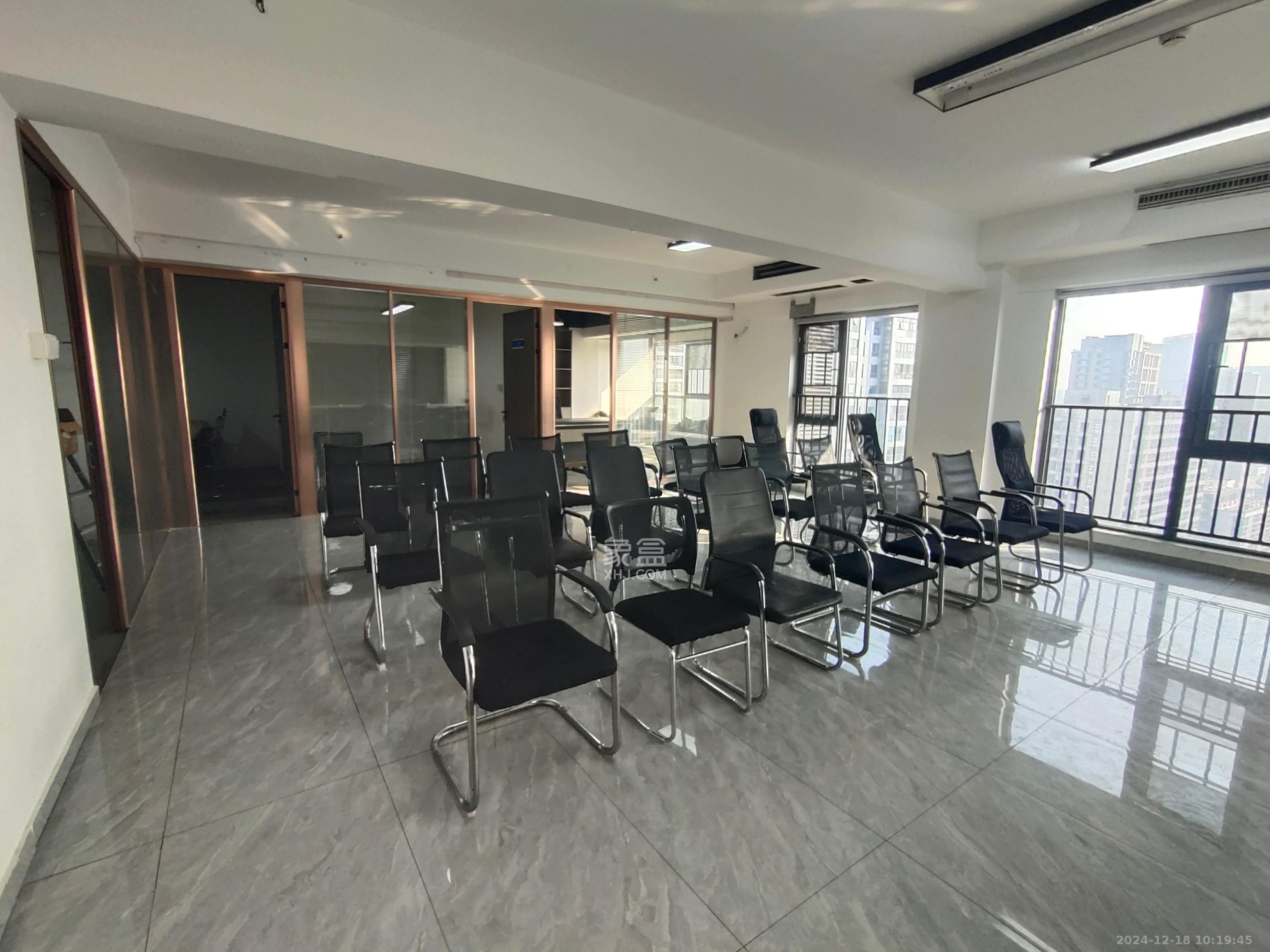 复地星光天地   210.0㎡      9000.0元/月室内图