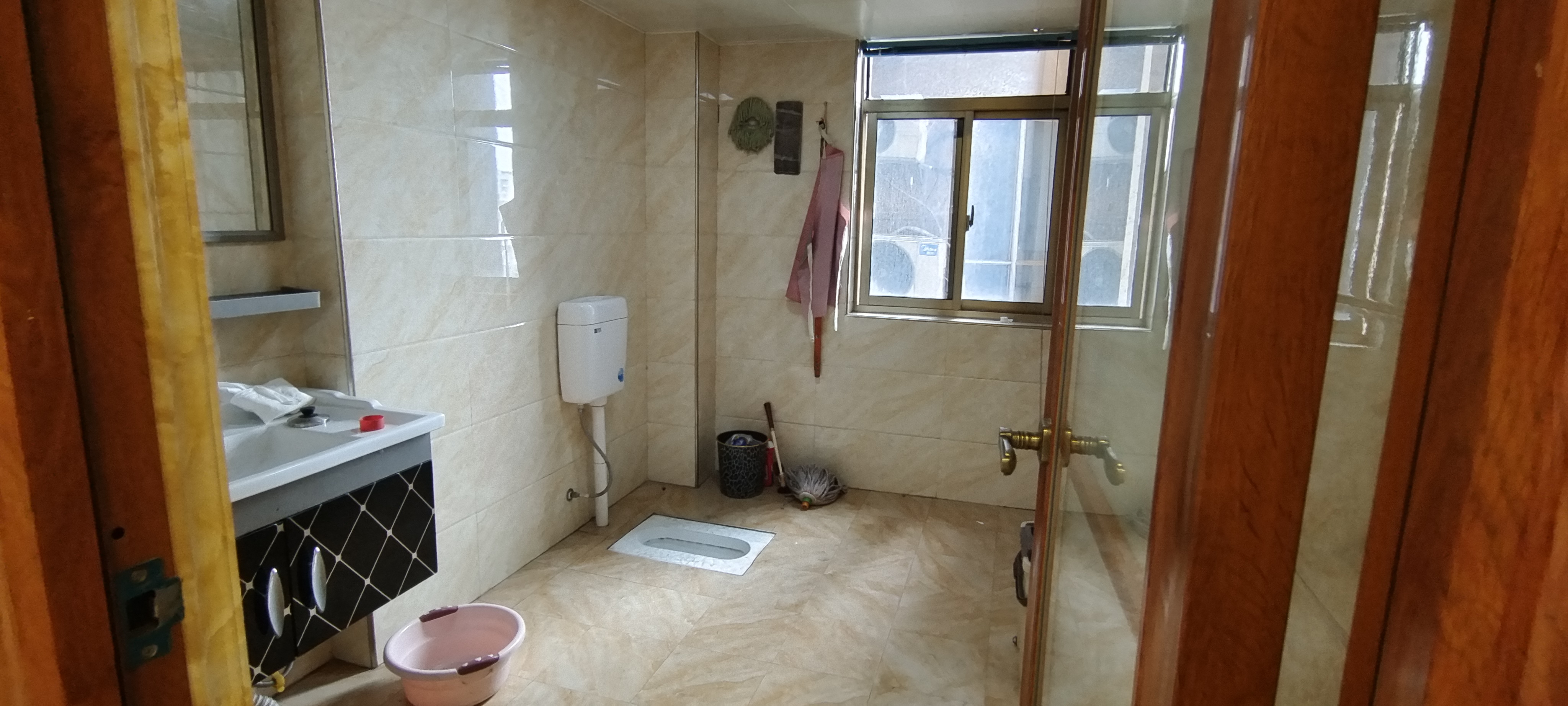 金源大厦  3室2厅1卫    2000.0元/月 金源大厦  3室2厅1卫    2000.0元/月室内图