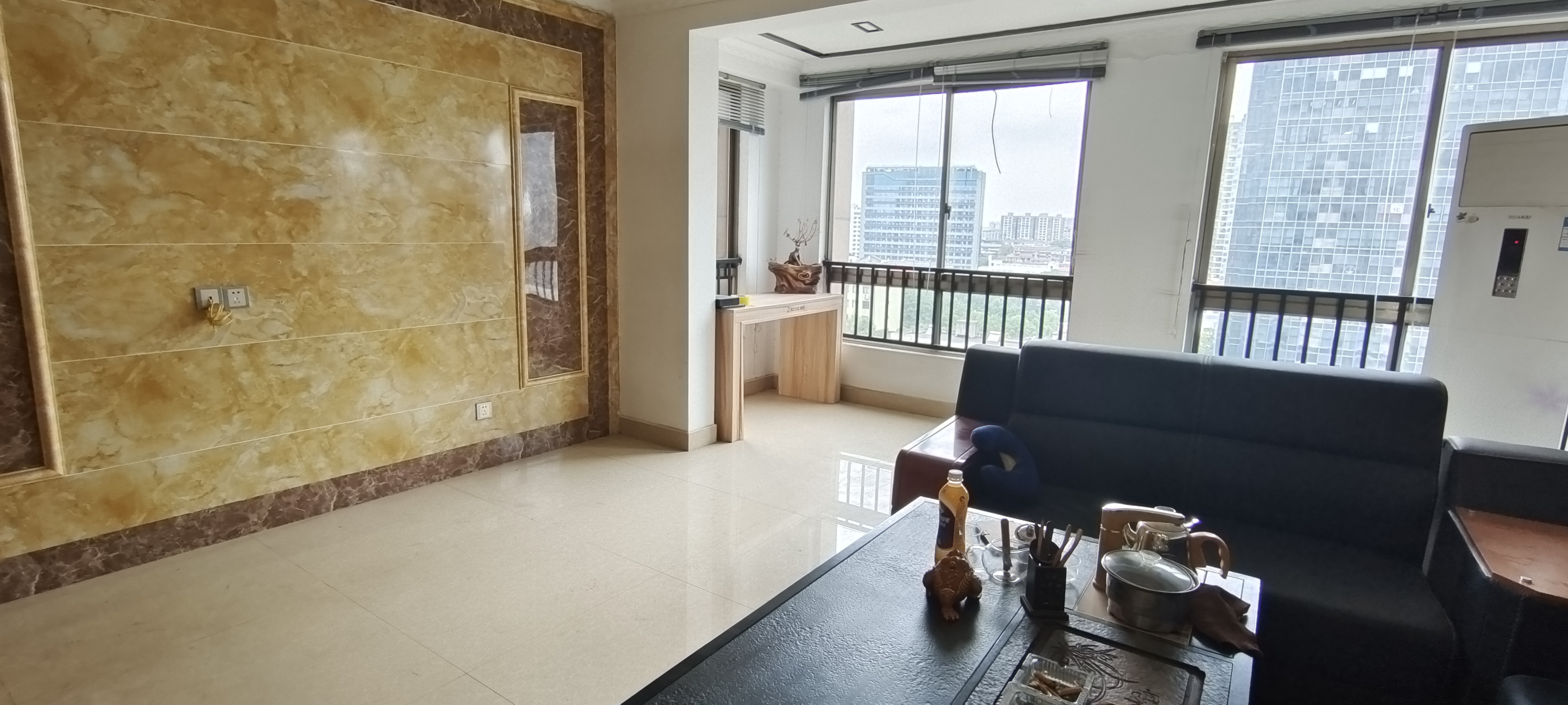 金源大厦  3室2厅1卫    2000.0元/月 金源大厦  3室2厅1卫    2000.0元/月室内图