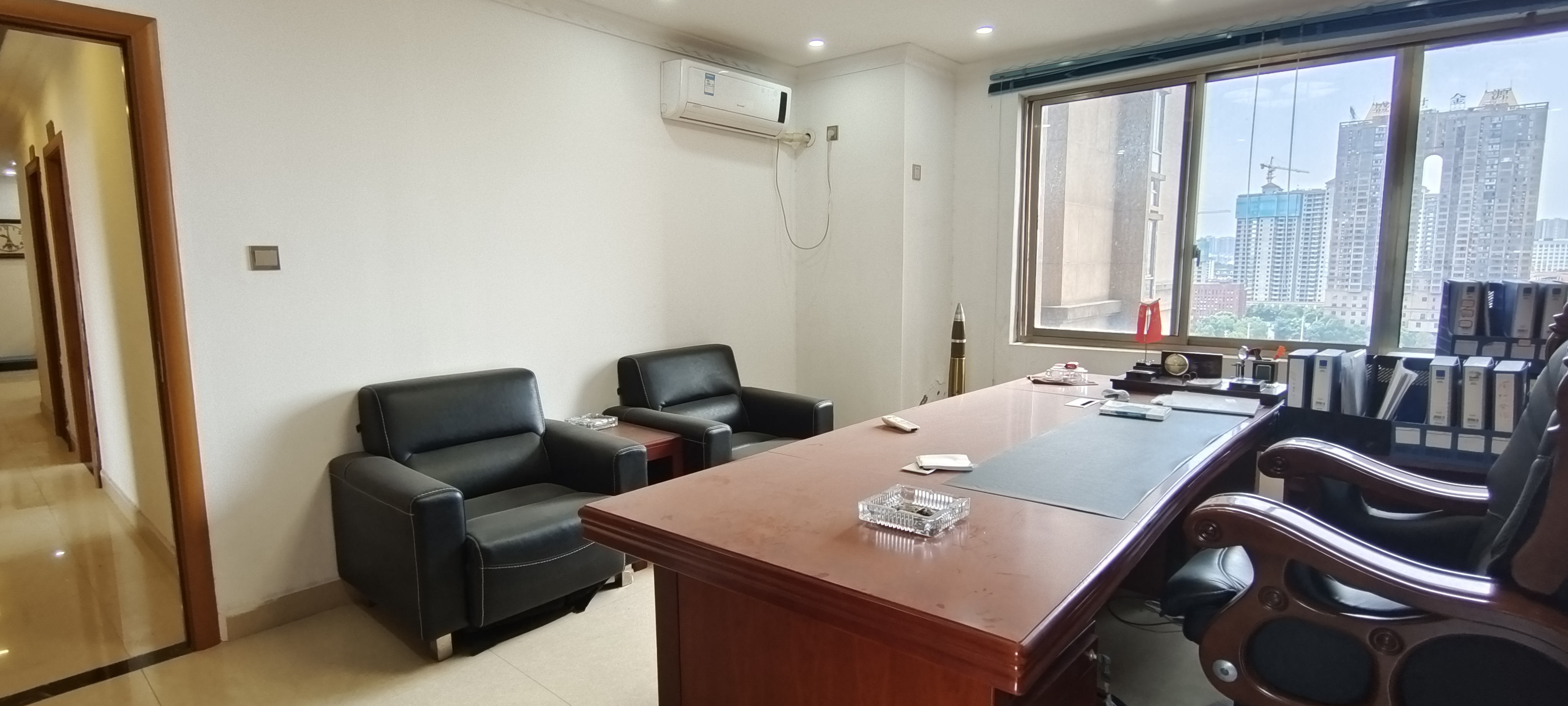 金源大厦  3室2厅1卫    2000.0元/月 金源大厦  3室2厅1卫    2000.0元/月室内图