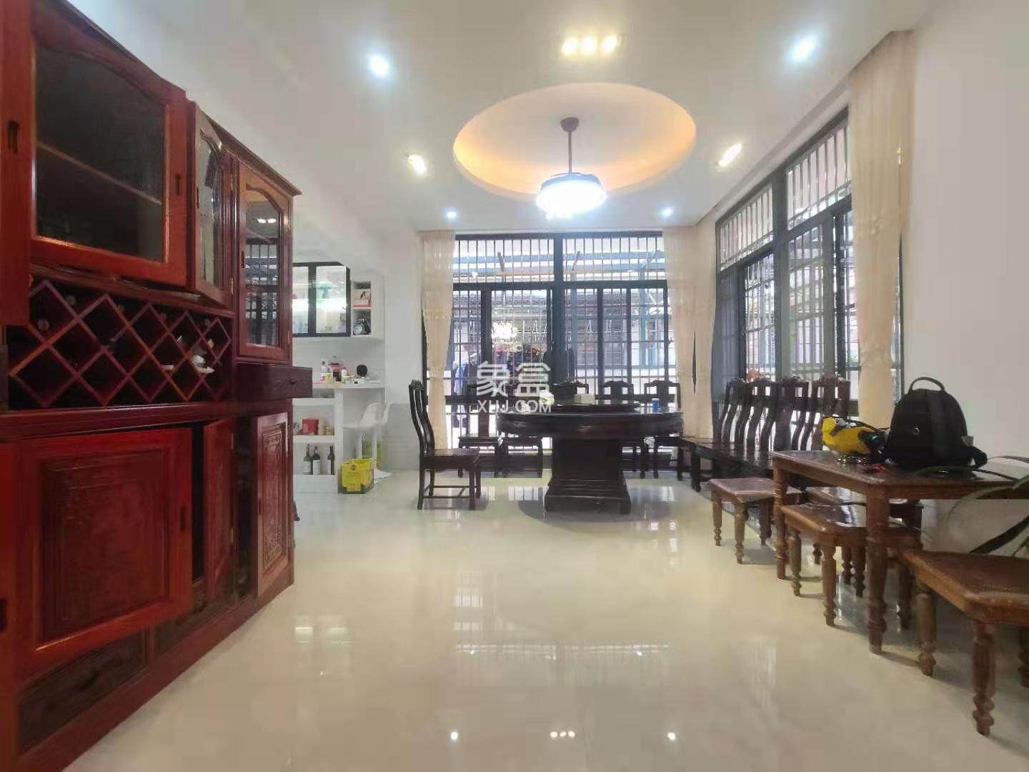 万花坊铂金公馆别墅 6室4厅4卫 1300.0万 万花坊铂金公馆别墅 6室4厅4卫 1300.0万室内图