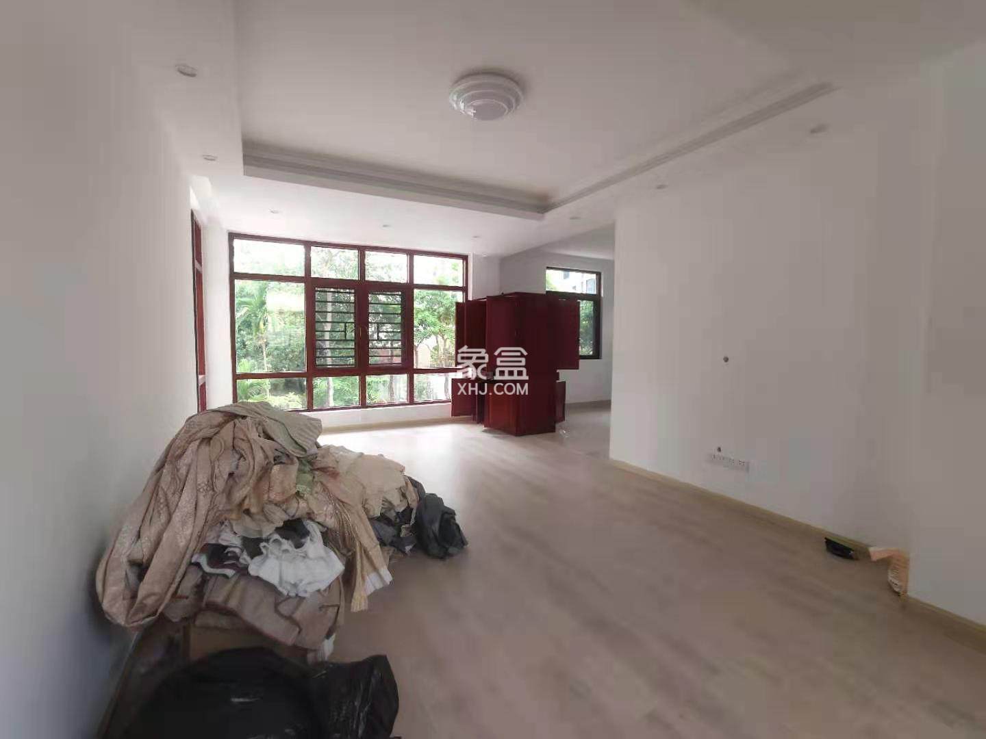 万花坊铂金公馆别墅 6室4厅4卫 1300.0万 万花坊铂金公馆别墅 6室4厅4卫 1300.0万室内图