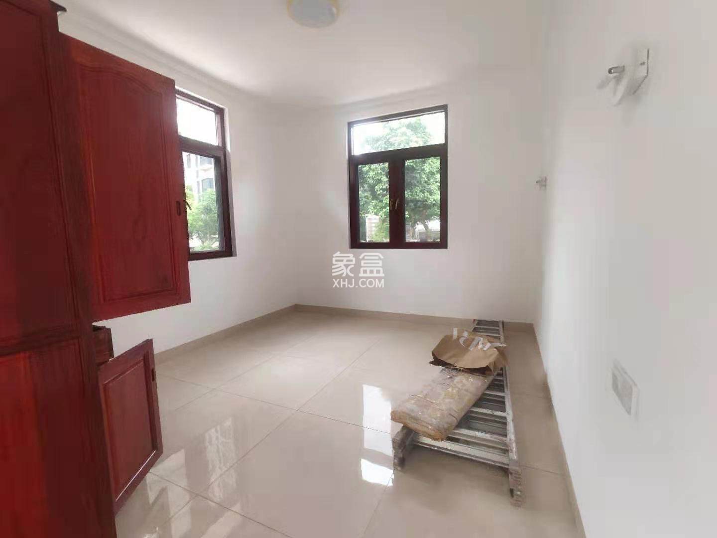 万花坊铂金公馆别墅 6室4厅4卫 1300.0万 万花坊铂金公馆别墅 6室4厅4卫 1300.0万室内图