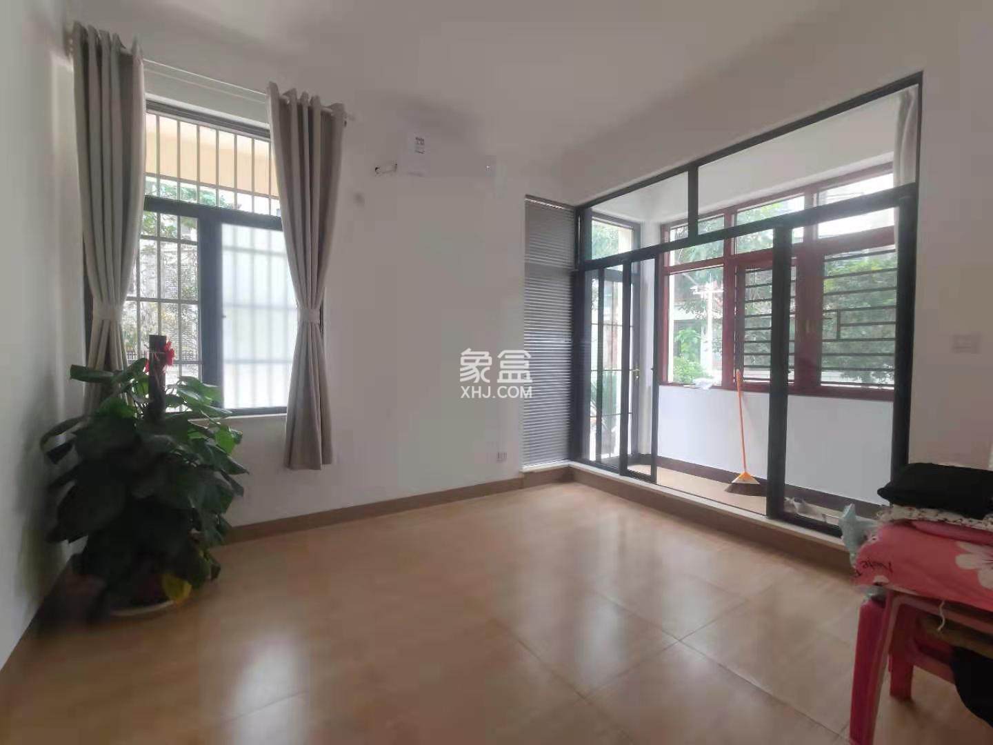 万花坊铂金公馆别墅 6室4厅4卫 1300.0万 万花坊铂金公馆别墅 6室4厅4卫 1300.0万室内图