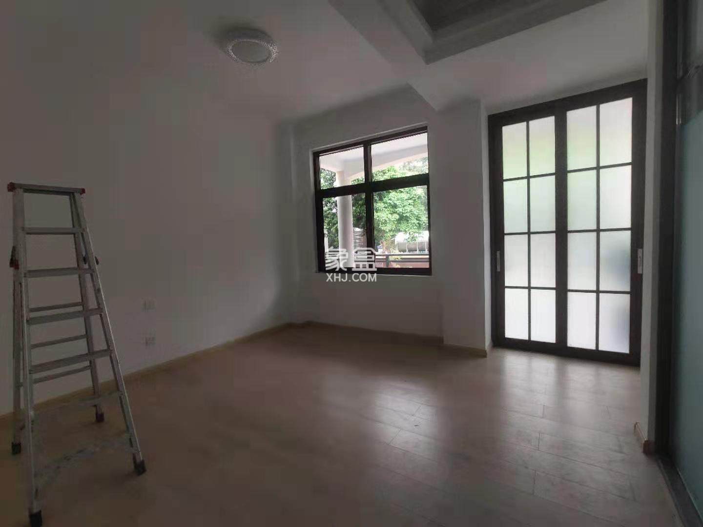 万花坊铂金公馆别墅 6室4厅4卫 1300.0万 万花坊铂金公馆别墅 6室4厅4卫 1300.0万室内图