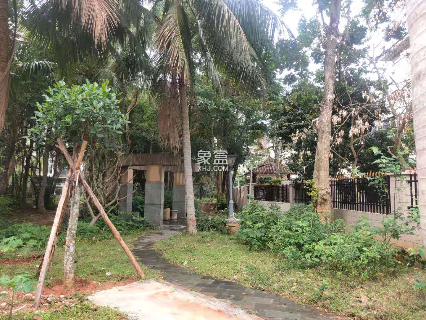 万花坊铂金公馆别墅 6室4厅4卫 1300.0万 万花坊铂金公馆别墅 6室4厅4卫 1300.0万小区图