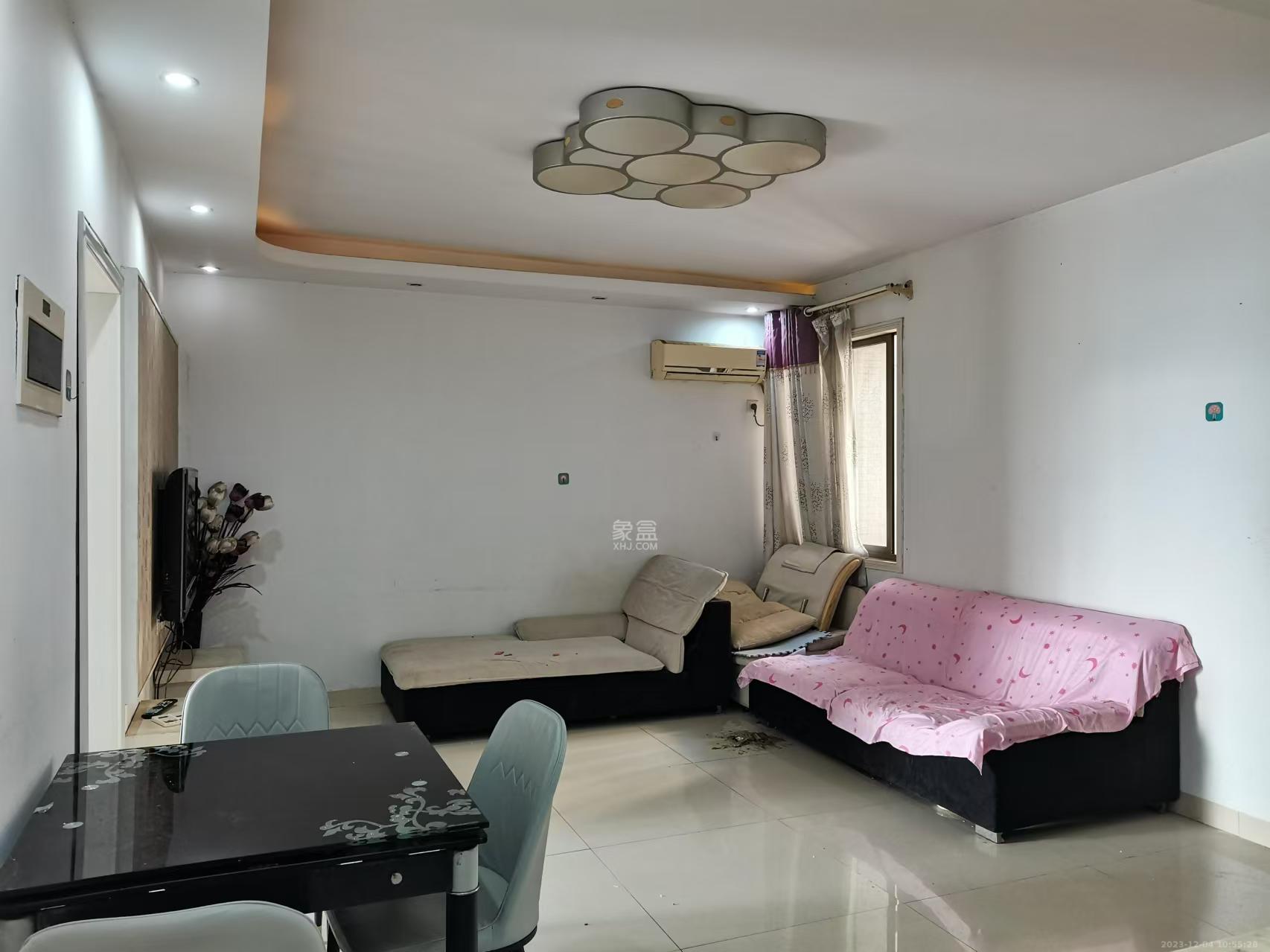 层上观邸 3室2厅1卫 1900.0元/月 层上观邸 3室2厅1卫 1900.0元/月室内图