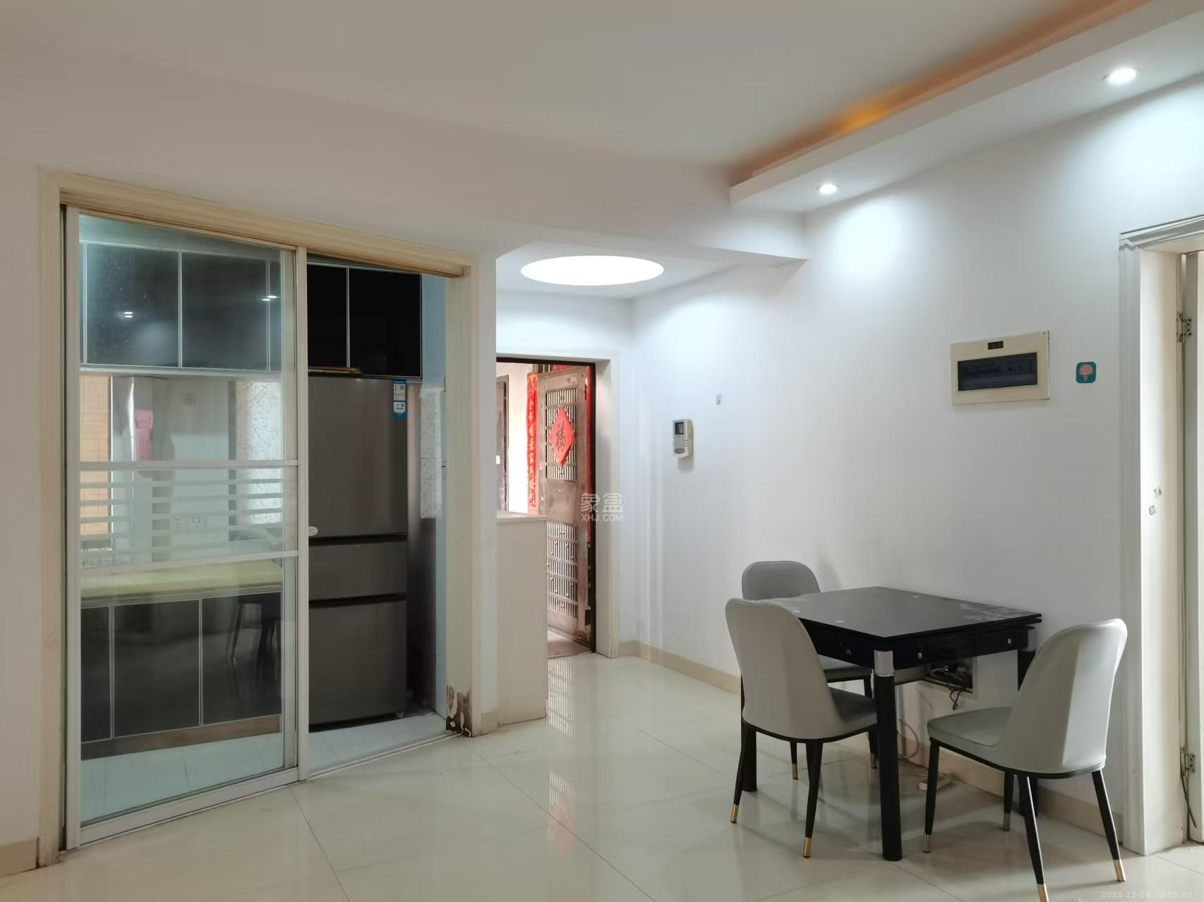 层上观邸 3室2厅1卫 1900.0元/月 层上观邸 3室2厅1卫 1900.0元/月室内图