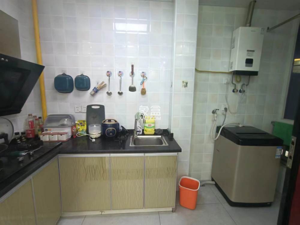 庐山一号 2室2厅1卫 1700.0元/月 庐山一号 2室2厅1卫 1700.0元/月室内图