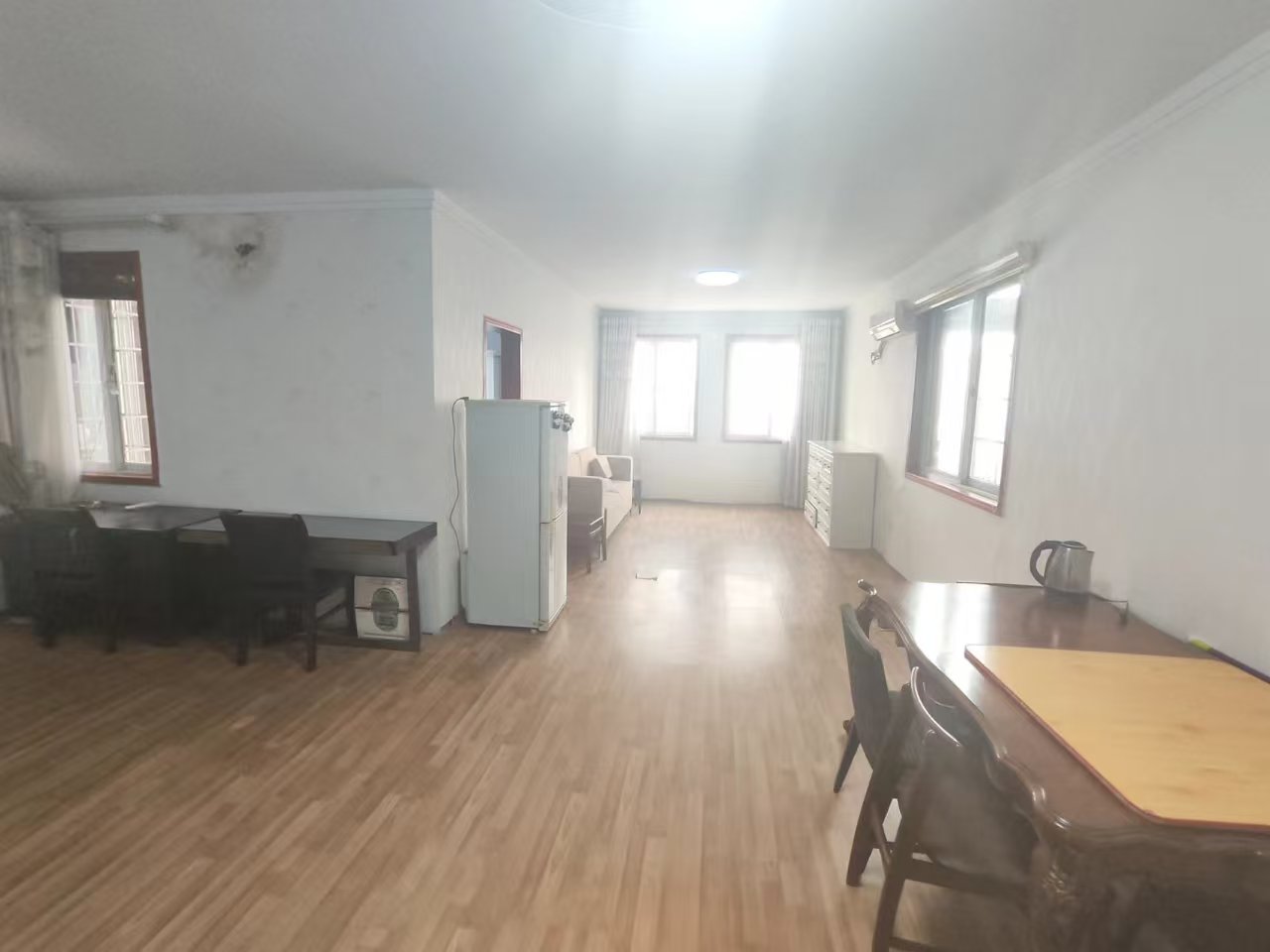 巧克力空间(建鸿达现代大厦) 1室1厅1卫 1500.0元/月 巧克力空间(建鸿达现代大厦) 1室1厅1卫 1500.0元/月室内图