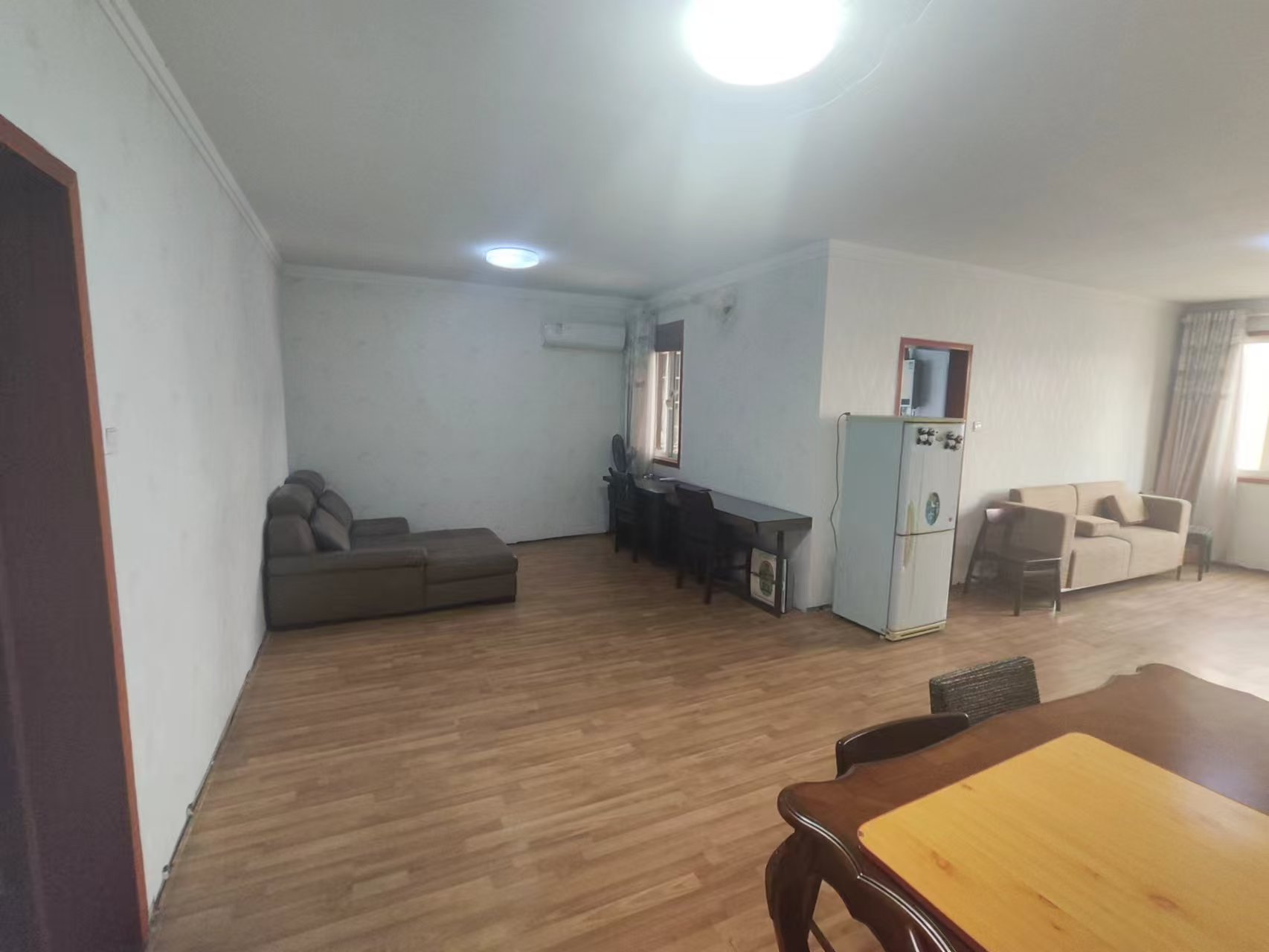 巧克力空间(建鸿达现代大厦) 1室1厅1卫 1500.0元/月 巧克力空间(建鸿达现代大厦) 1室1厅1卫 1500.0元/月室内图