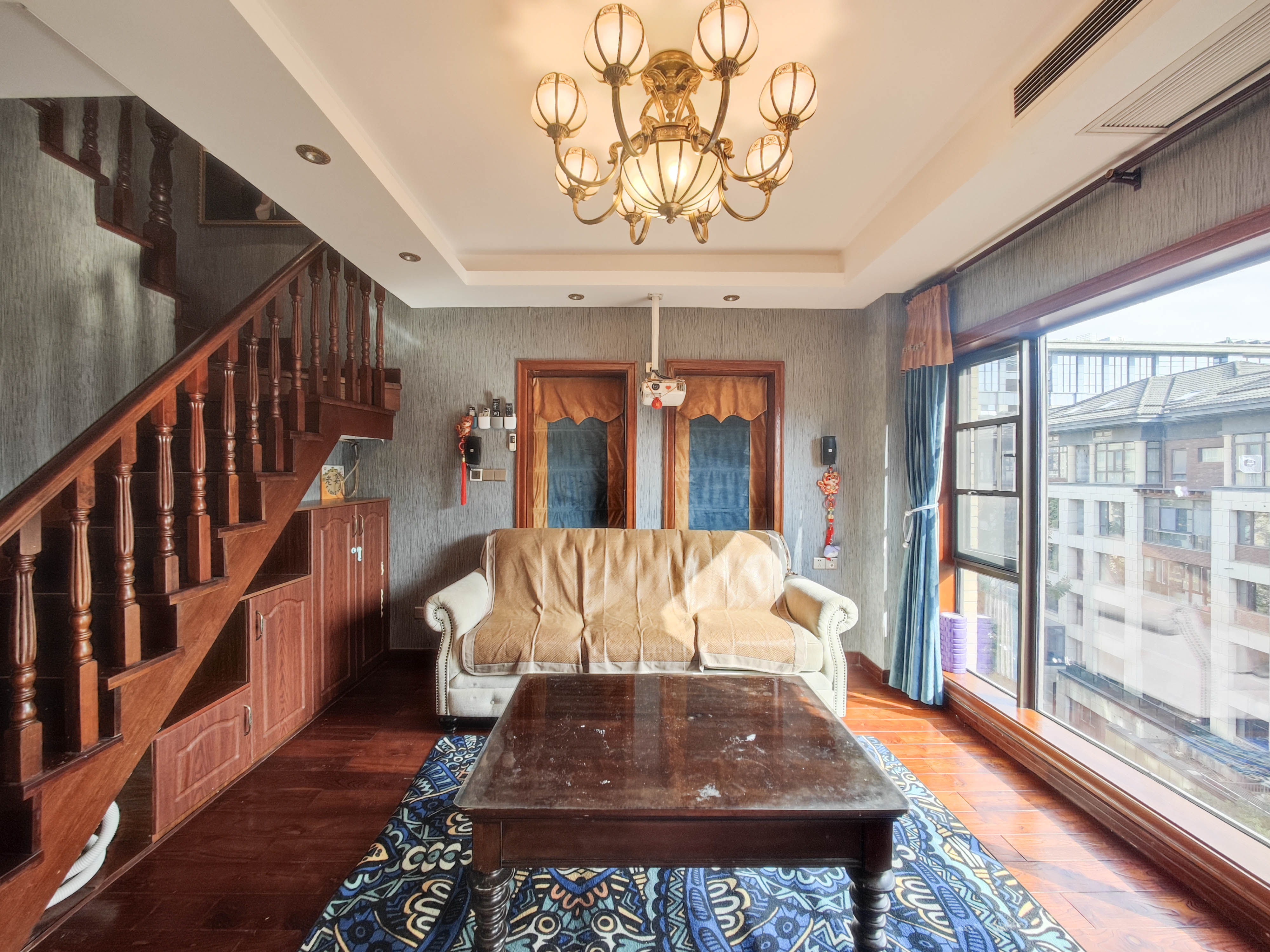 地泰御和苑 2室2厅2卫 98.0万 地泰御和苑 2室2厅2卫 98.0万客厅