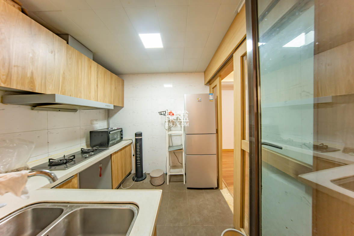 江山帝景哈佛 3室2厅1卫 95.0万 江山帝景哈佛 3室2厅1卫 95.0万厨房