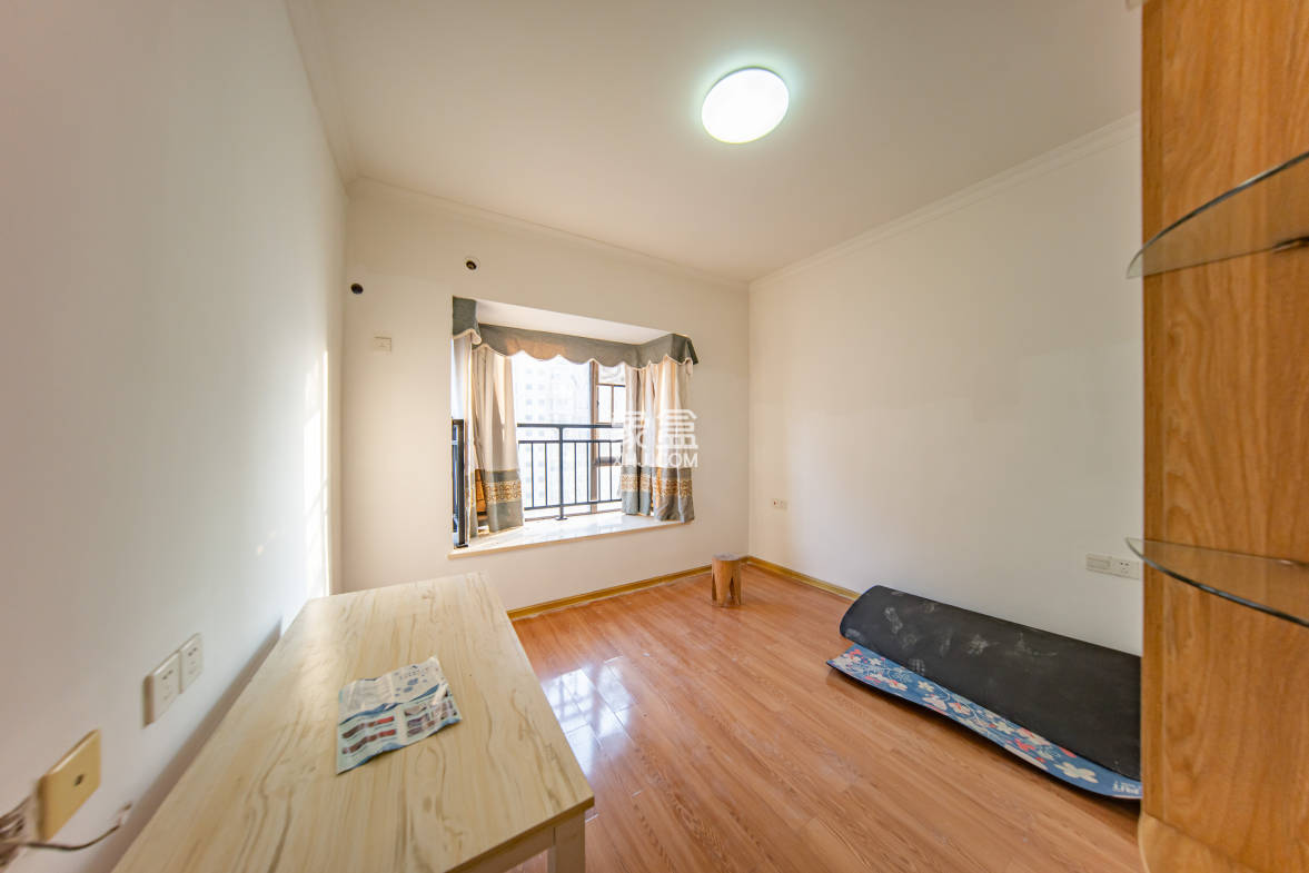 江山帝景哈佛 3室2厅1卫 95.0万 江山帝景哈佛 3室2厅1卫 95.0万卧室