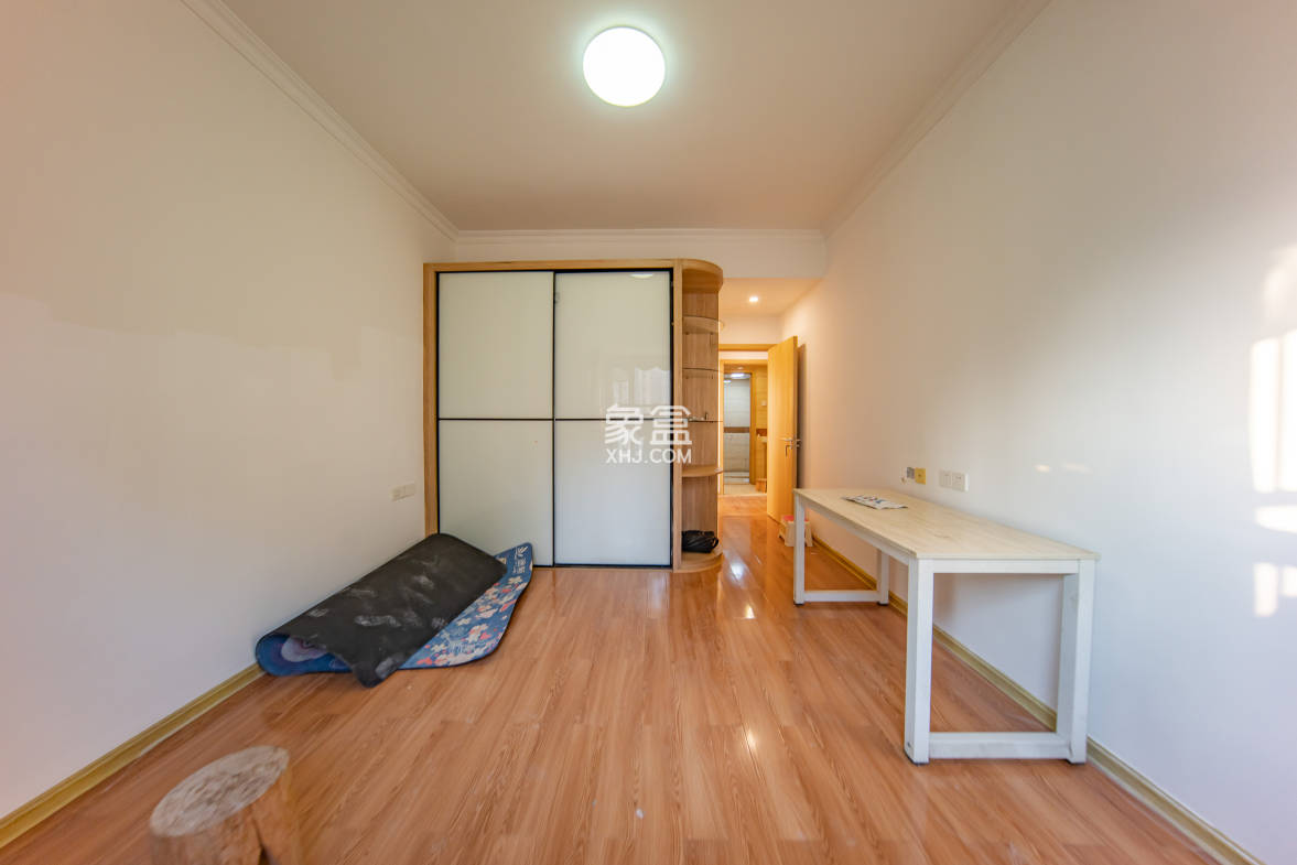 江山帝景哈佛 3室2厅1卫 95.0万 江山帝景哈佛 3室2厅1卫 95.0万卧室