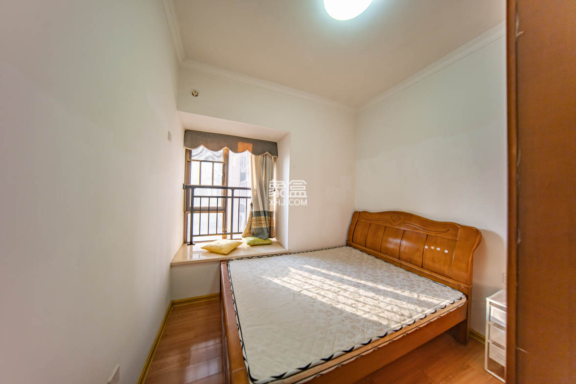 江山帝景哈佛 3室2厅1卫 95.0万 江山帝景哈佛 3室2厅1卫 95.0万卧室