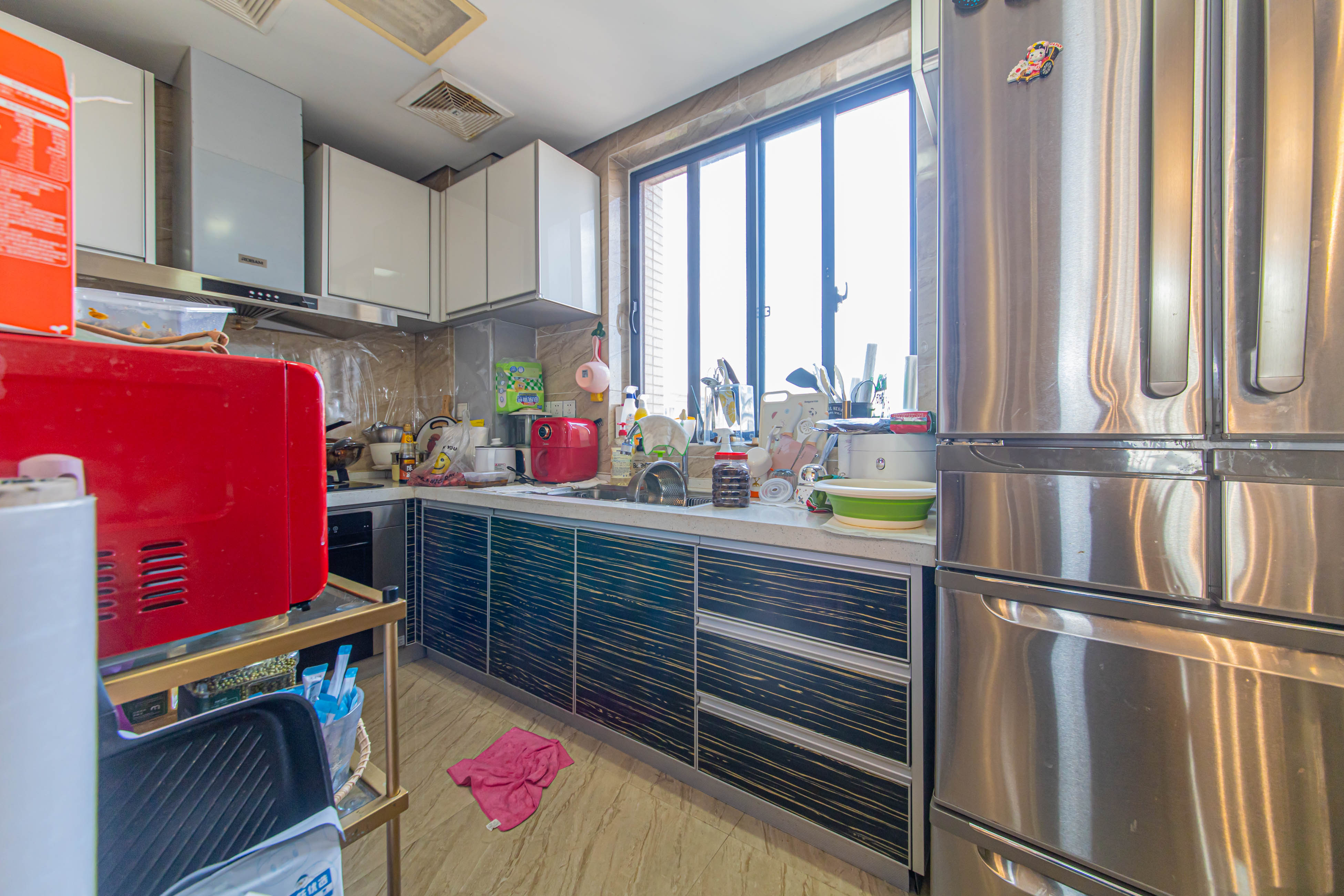 保利花园  3室2厅2卫    120.0万 保利花园  3室2厅2卫    120.0万厨房