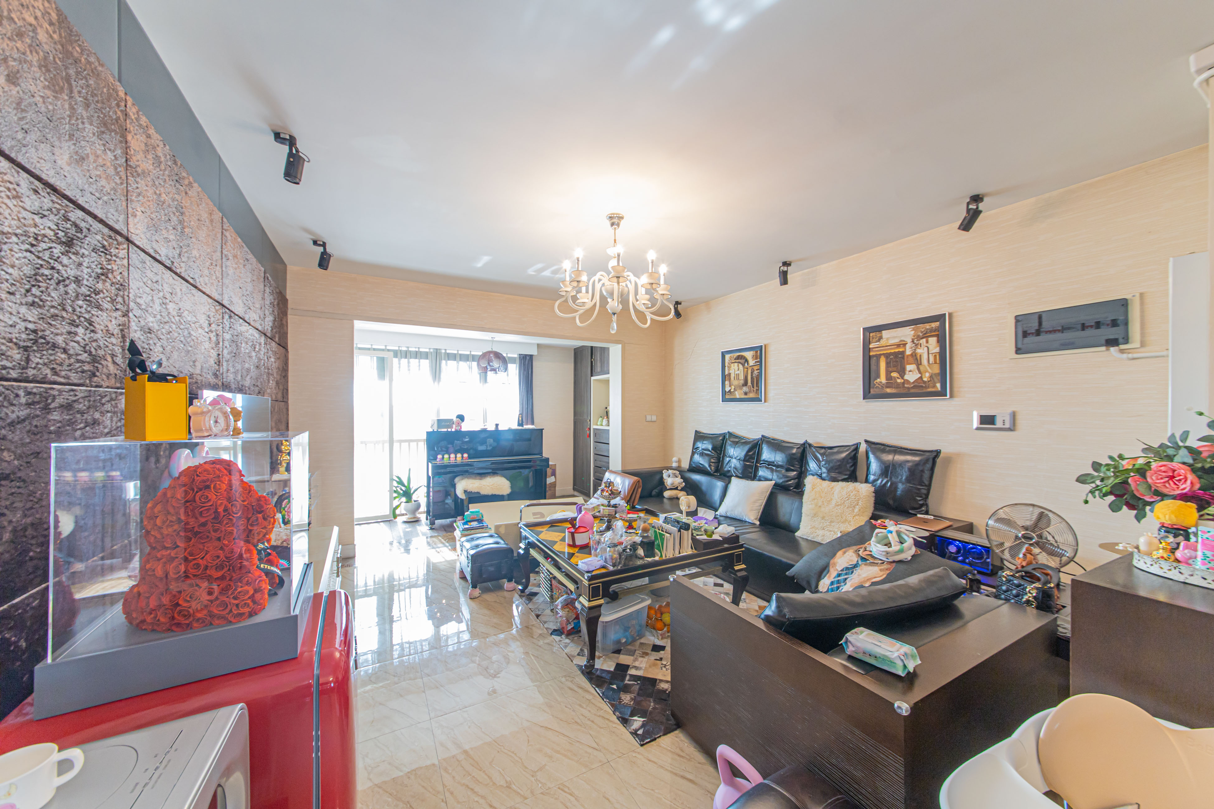 保利花园  3室2厅2卫    120.0万 保利花园  3室2厅2卫    120.0万客厅