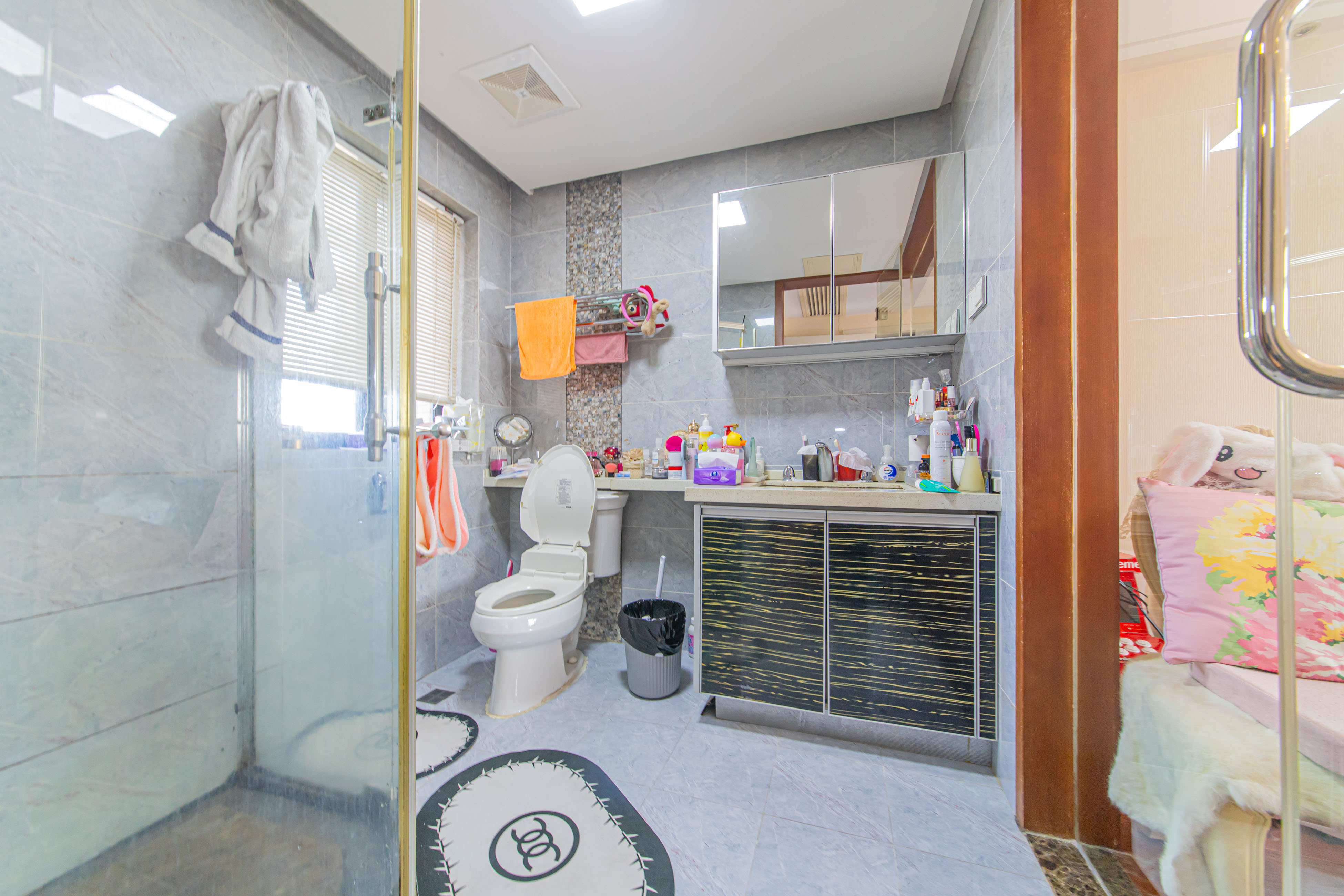 保利花园  3室2厅2卫    120.0万 保利花园  3室2厅2卫    120.0万卫生间