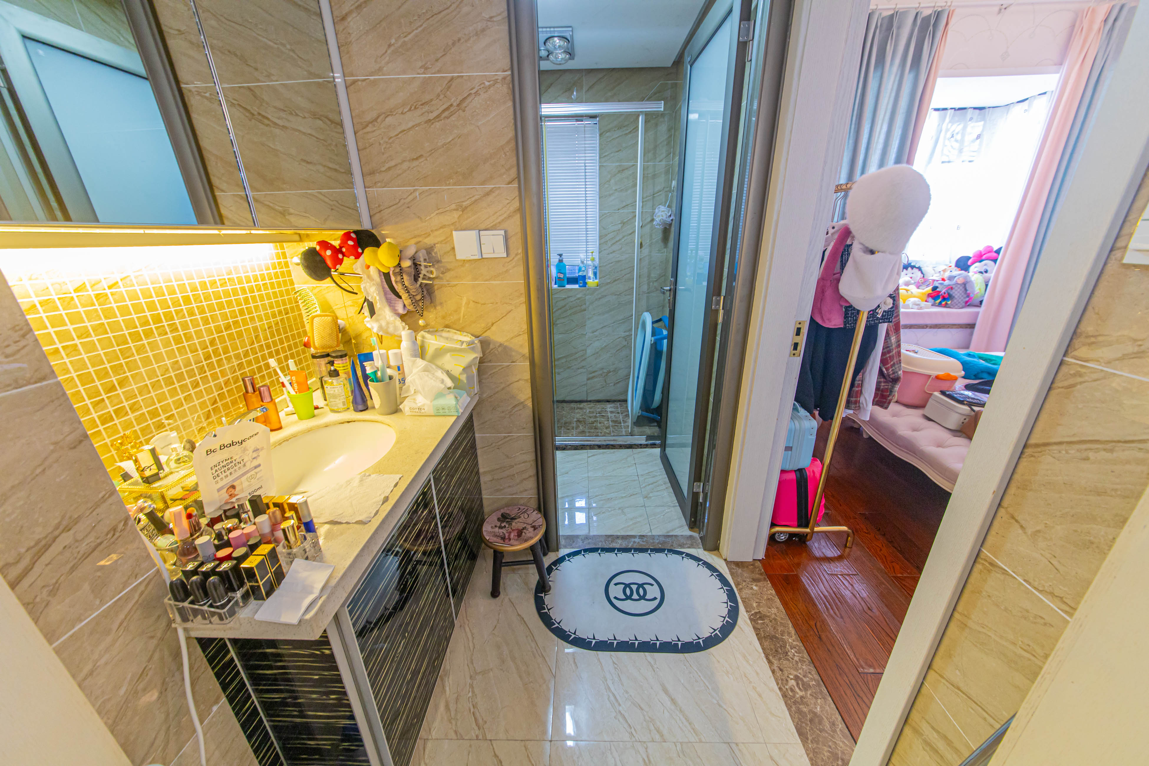 保利花园  3室2厅2卫    120.0万 保利花园  3室2厅2卫    120.0万卫生间