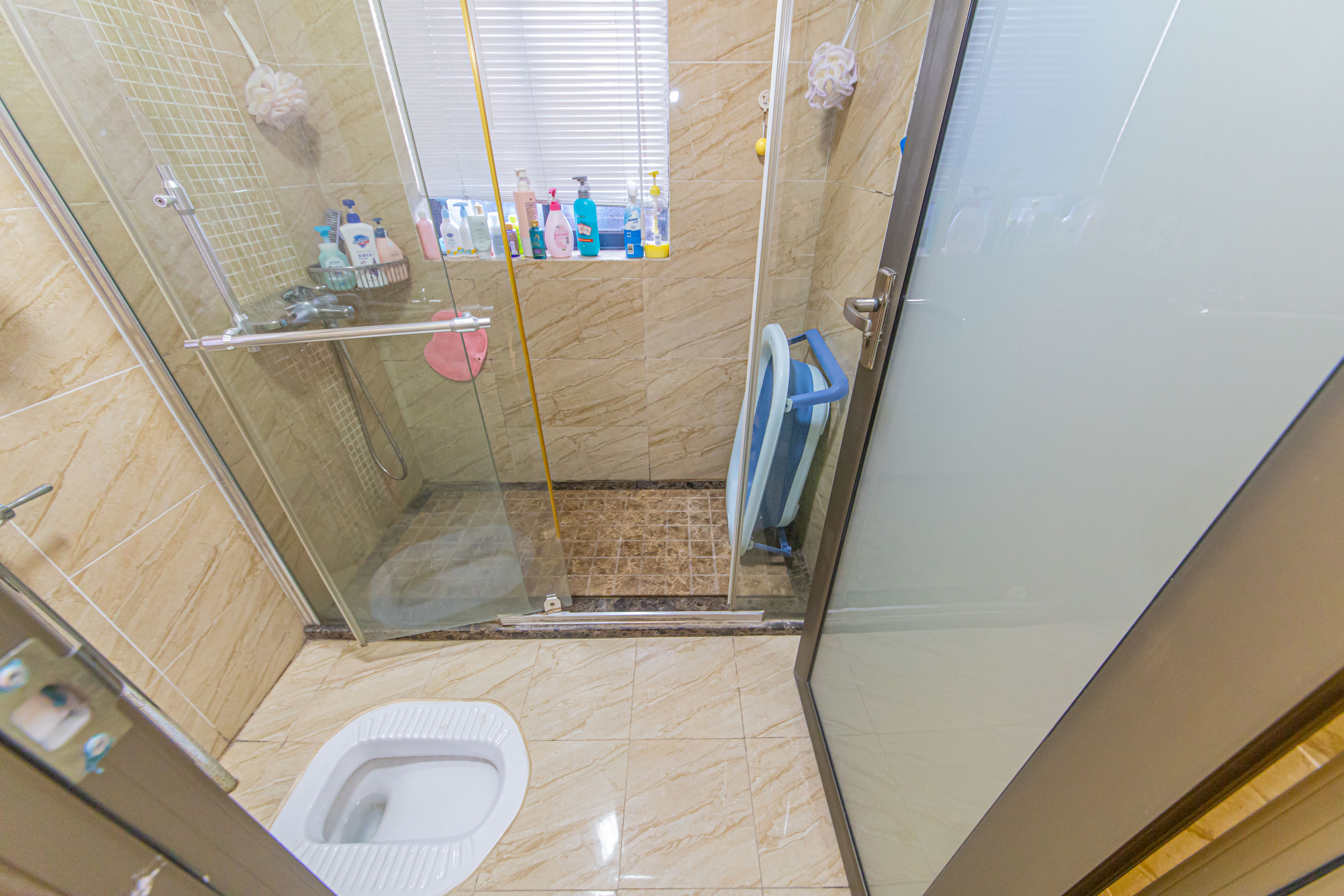 保利花园  3室2厅2卫    120.0万 保利花园  3室2厅2卫    120.0万卫生间