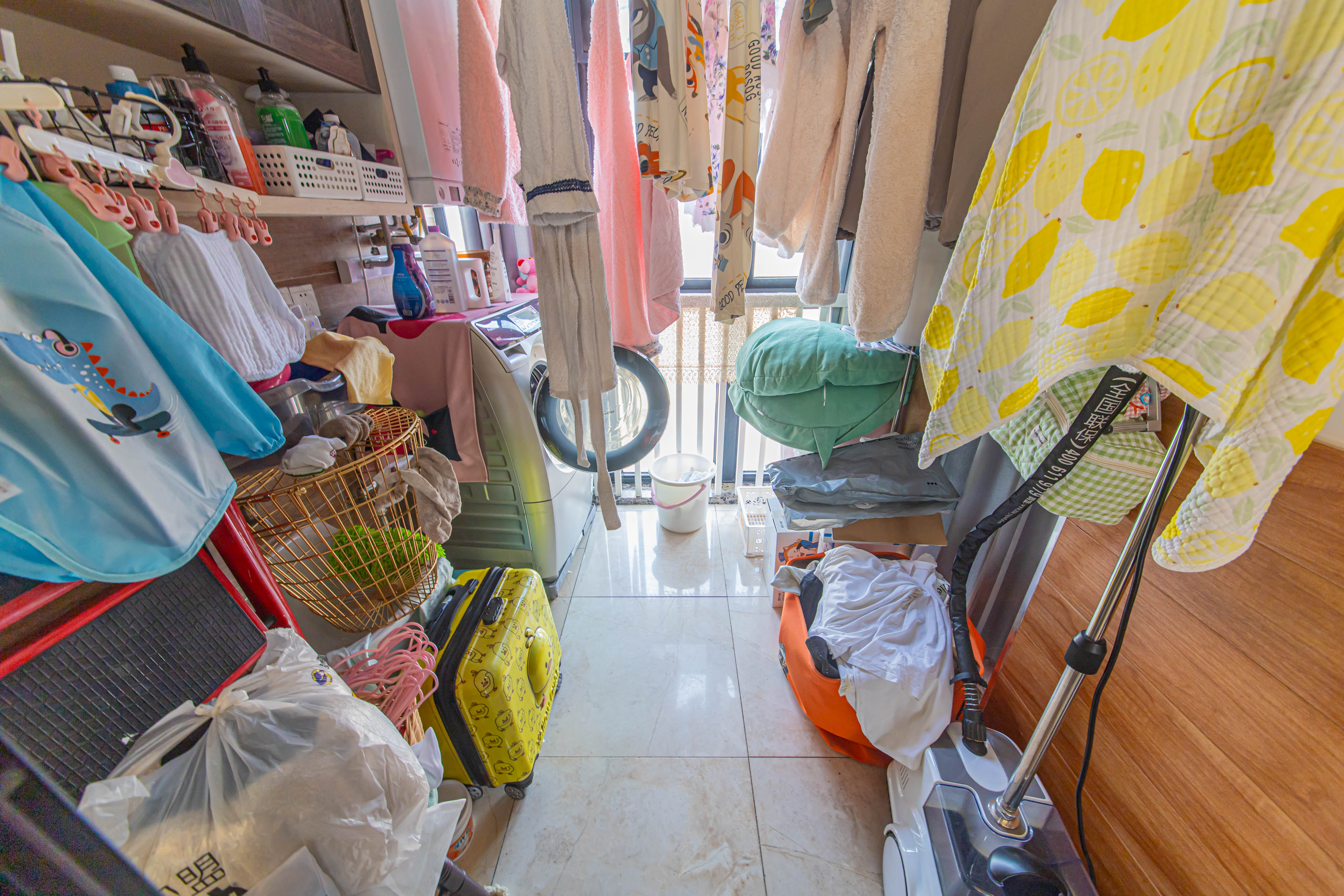 保利花园  3室2厅2卫    120.0万 保利花园  3室2厅2卫    120.0万阳台