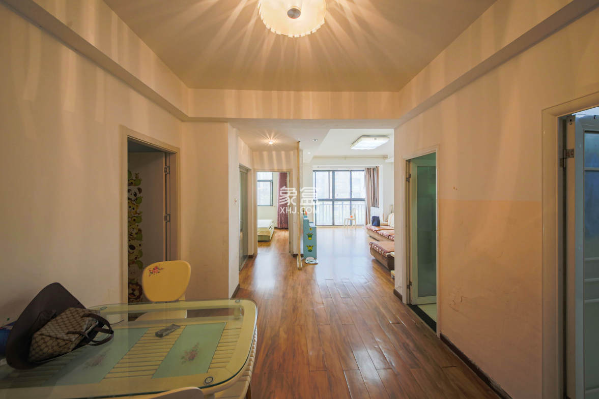 青园 3室2厅1卫 82.0万 青园 3室2厅1卫 82.0万客厅