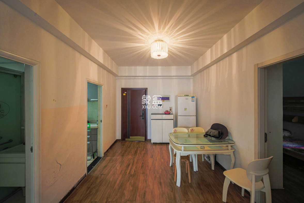 青园 3室2厅1卫 82.0万 青园 3室2厅1卫 82.0万客厅