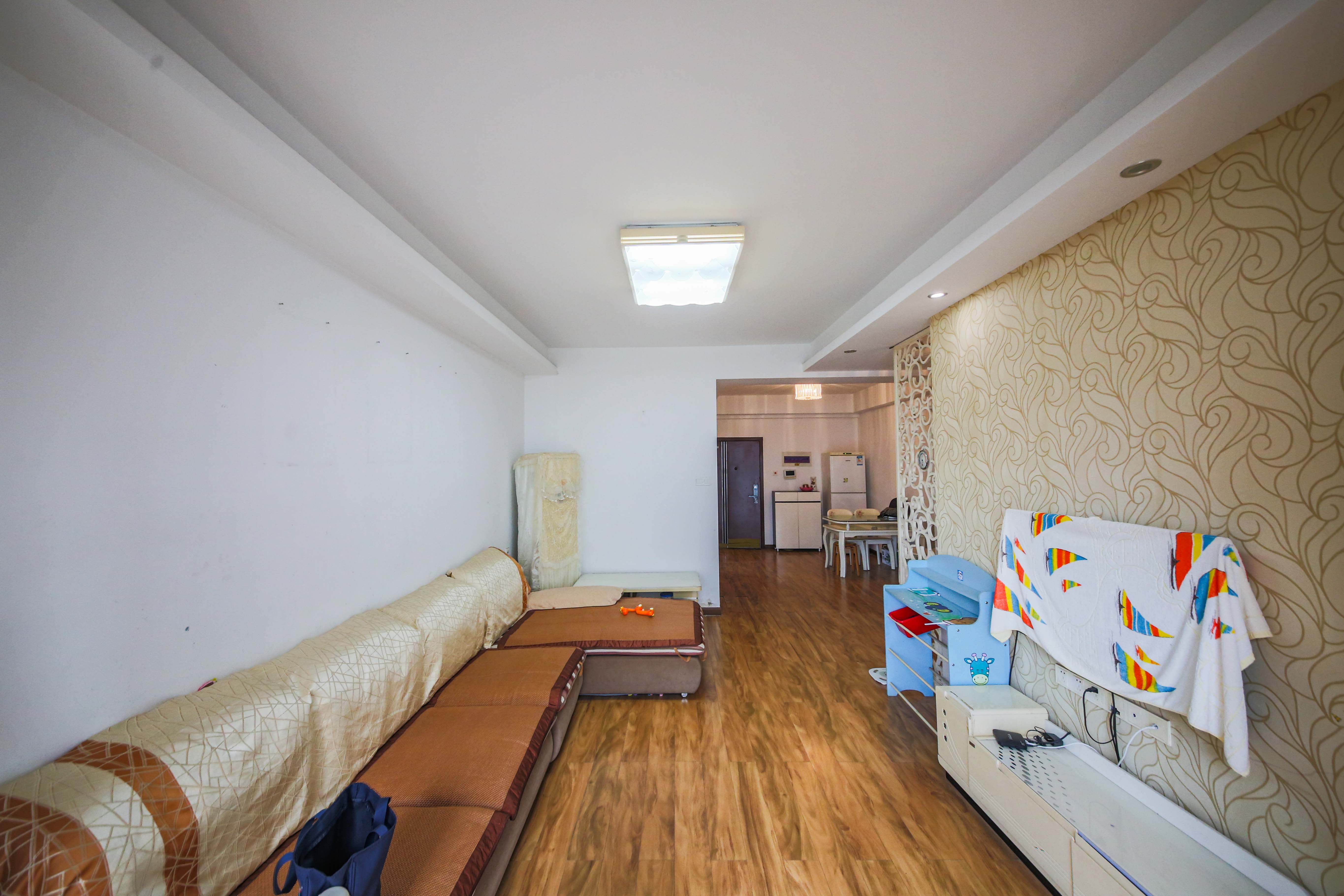 青园 3室2厅1卫 82.0万 青园 3室2厅1卫 82.0万客厅