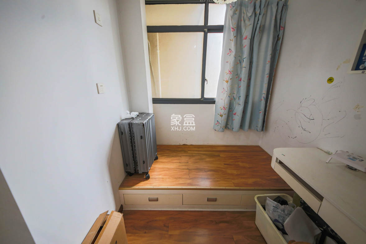 青园 3室2厅1卫 82.0万 青园 3室2厅1卫 82.0万卧室