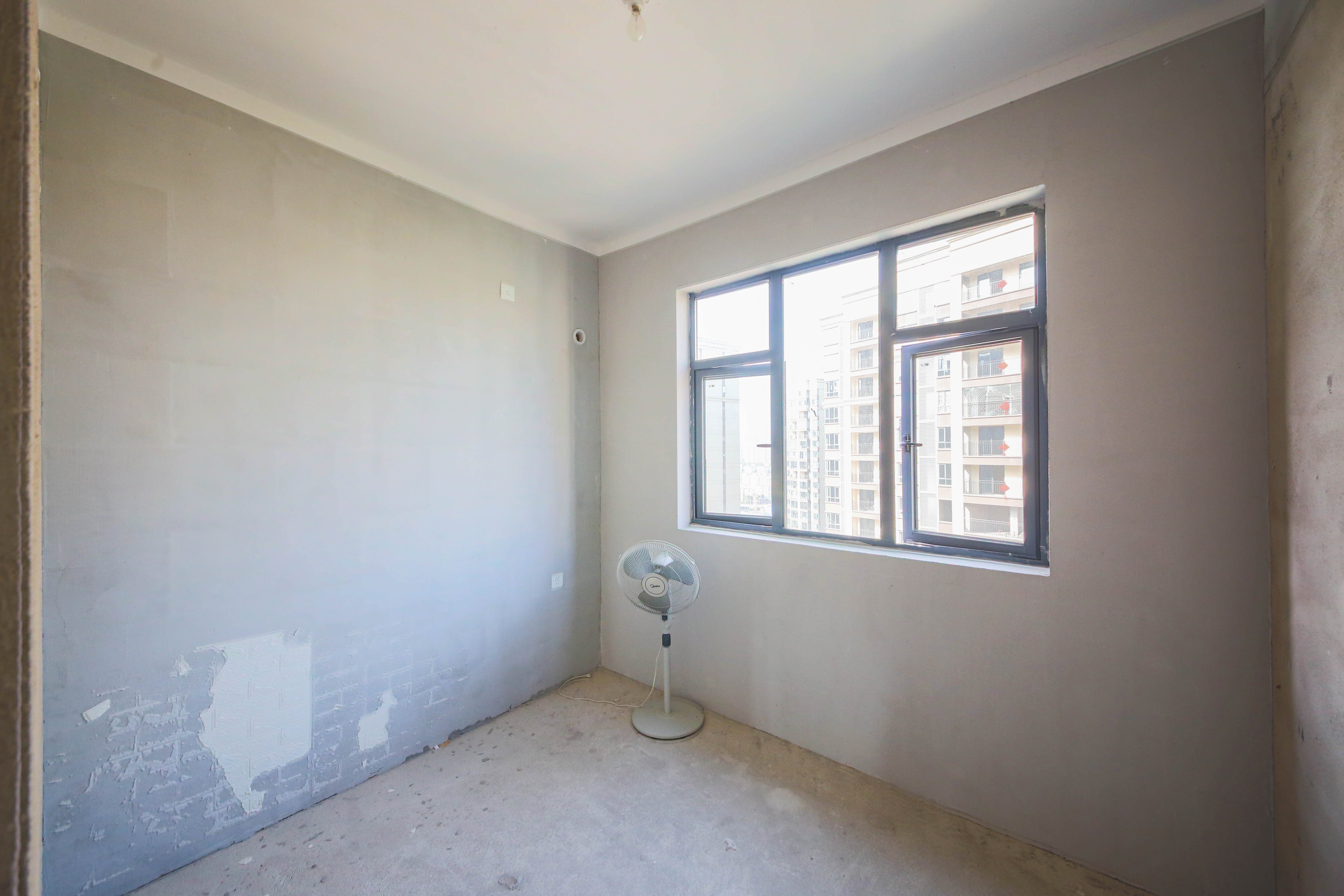 中建钰和城  3室2厅1卫    132.0万 中建钰和城  3室2厅1卫    132.0万卧室