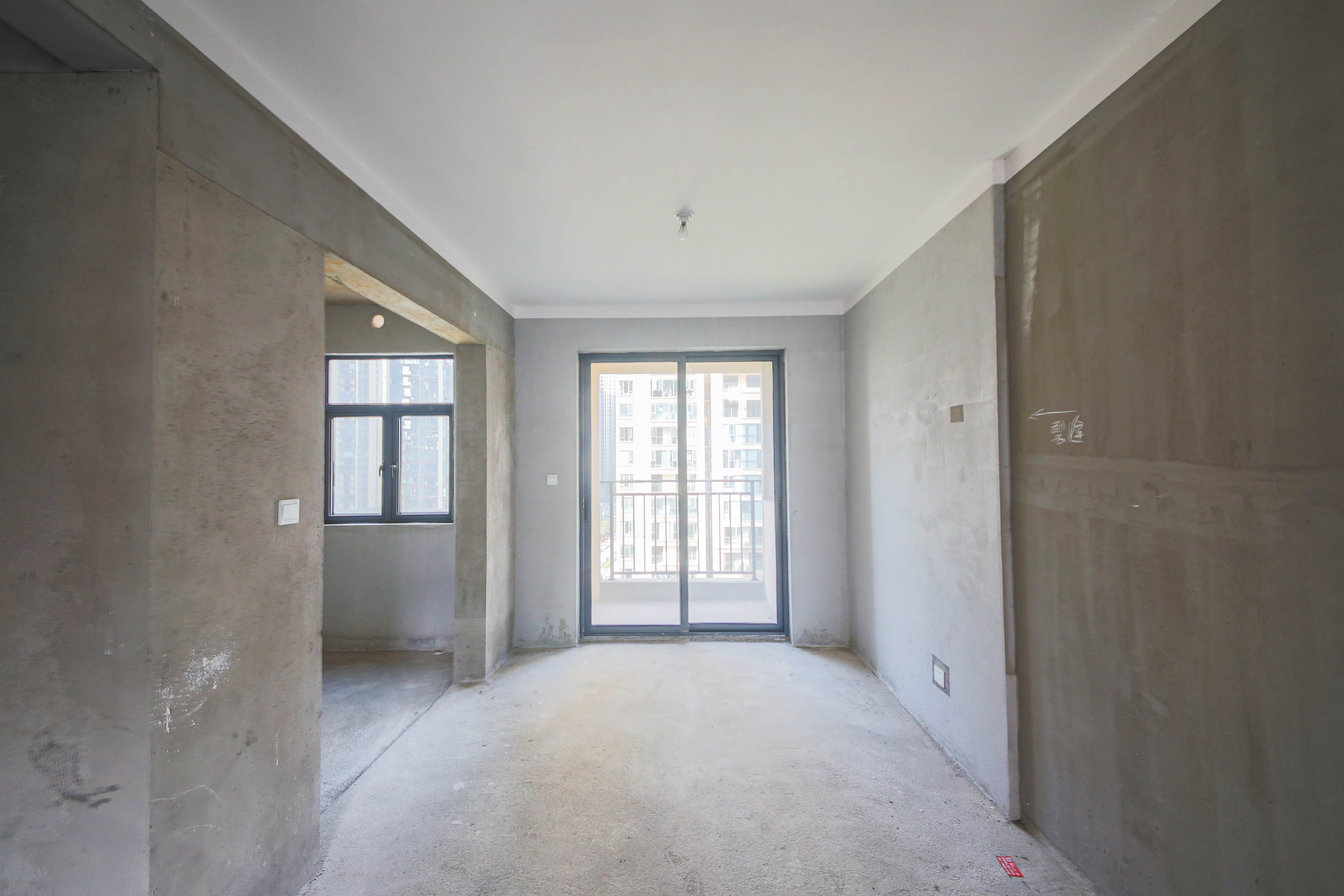 中建钰和城  4室2厅2卫   178.00万客厅