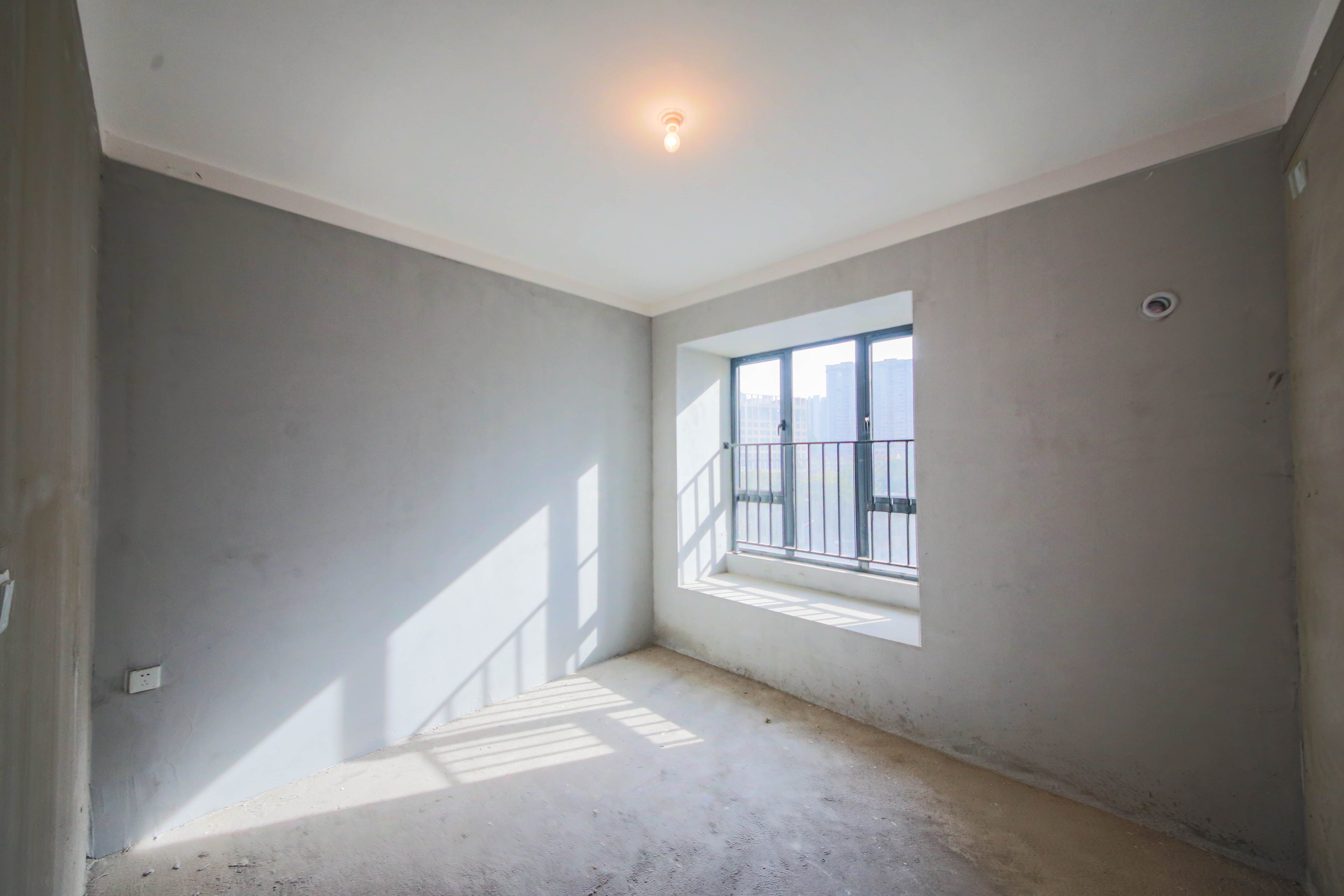 中建钰和城  4室2厅2卫   178.00万卧室