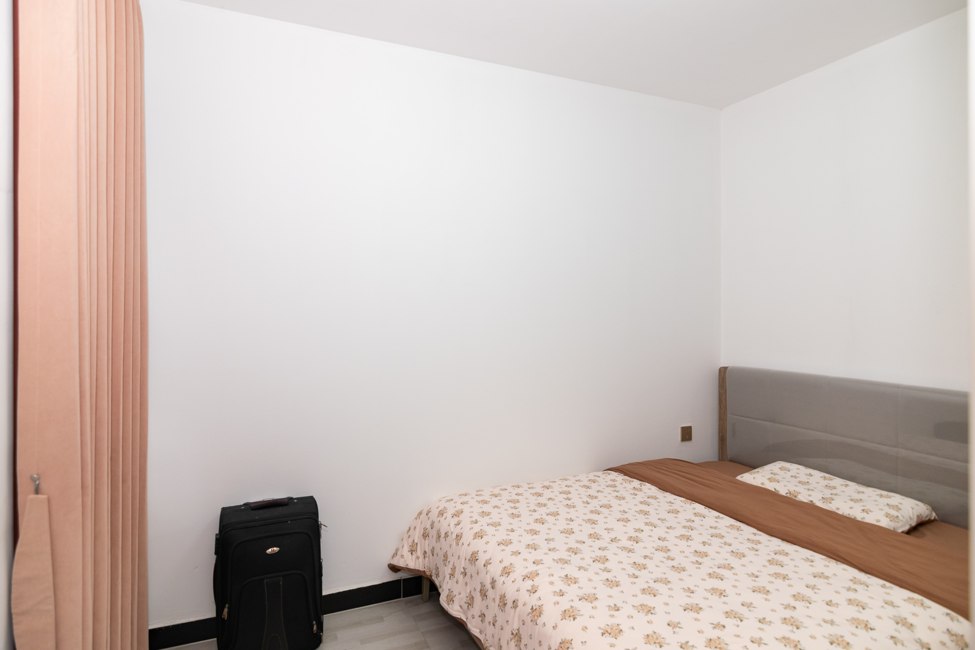 美的翰城  3室2厅1卫    65.0万卧室