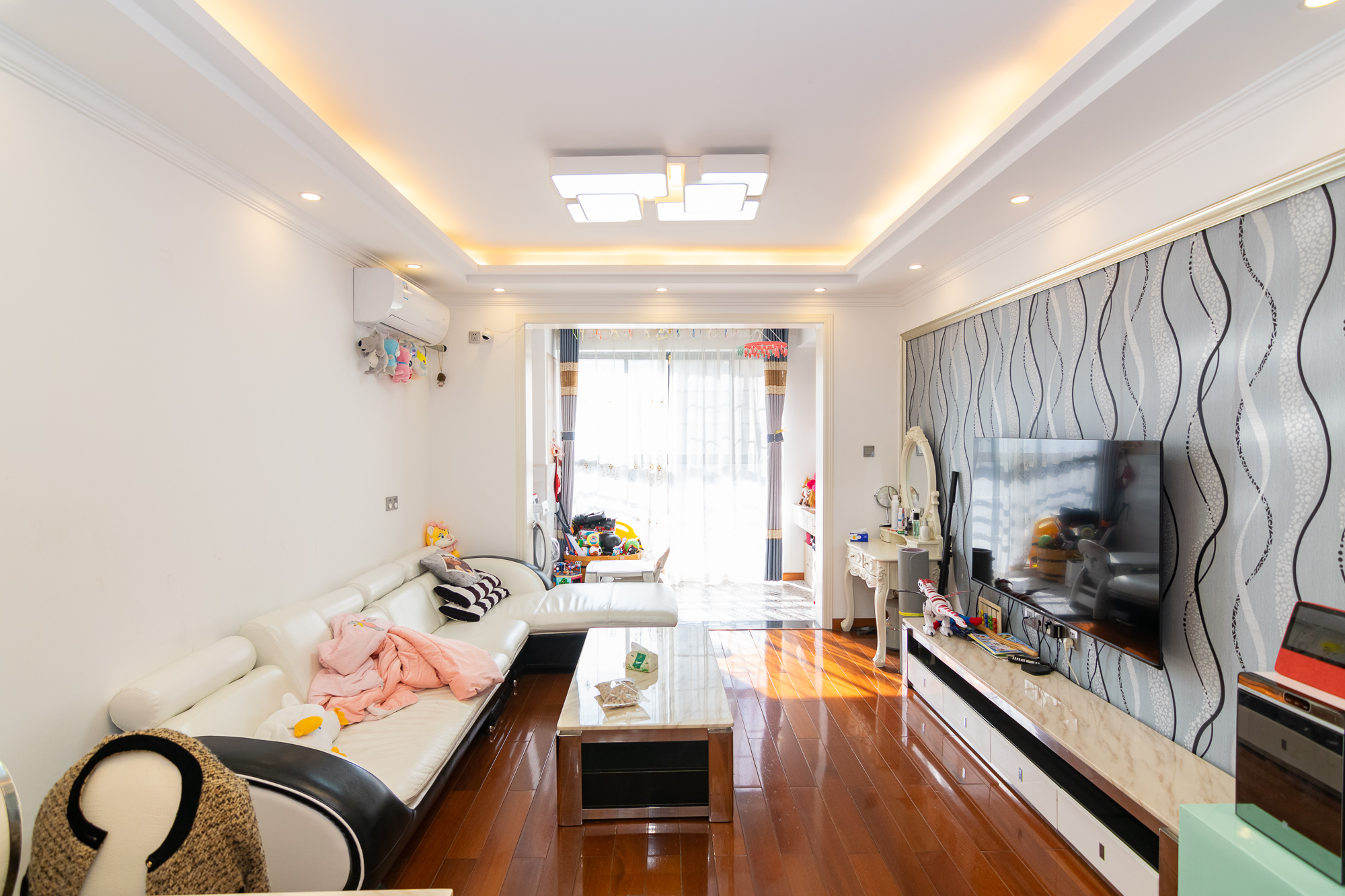 澳海澜庭 2室2厅1卫 63.0万 澳海澜庭 2室2厅1卫 63.0万客厅