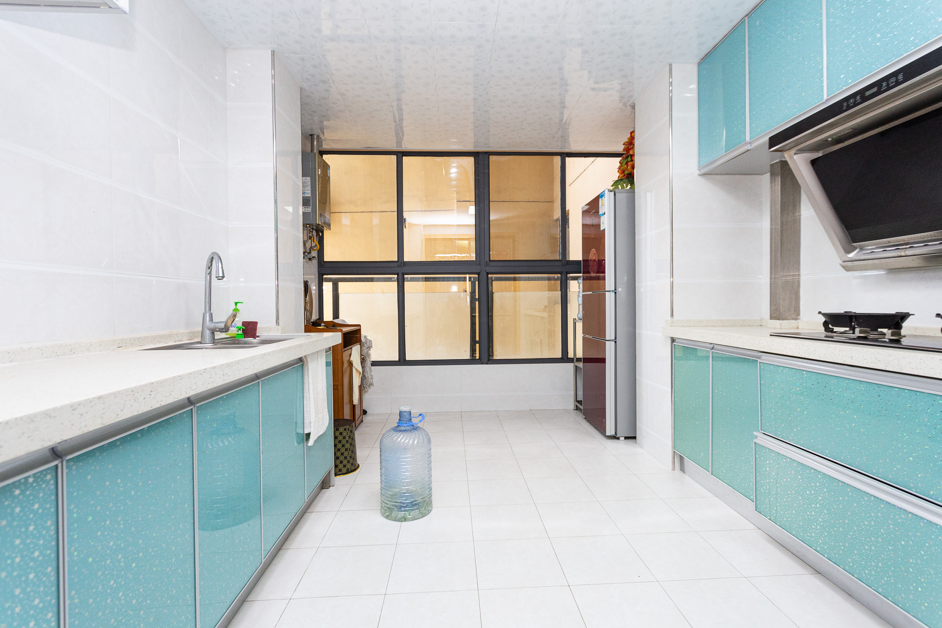 勤诚达新界  4室2厅2卫    125.0万厨房