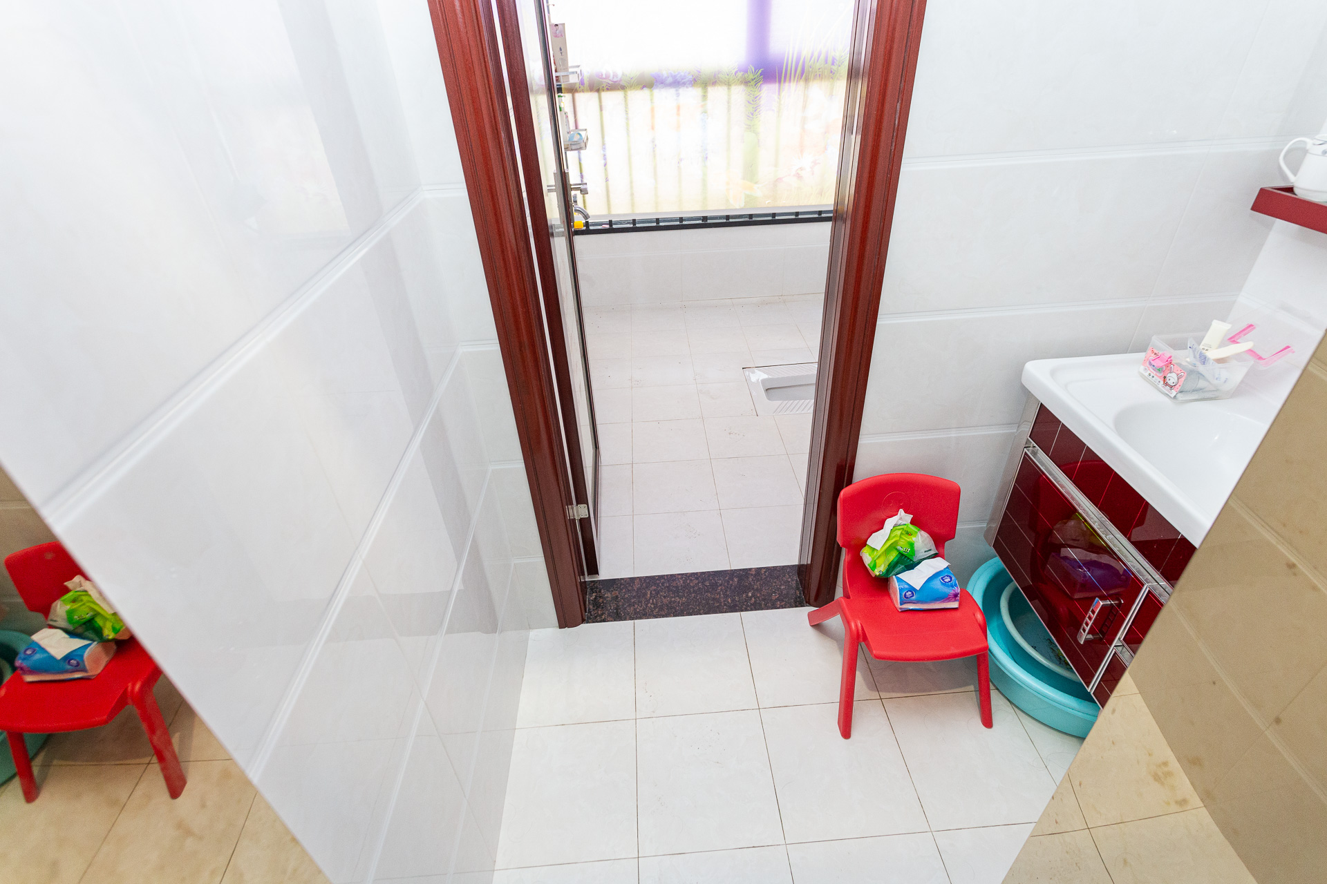 勤诚达新界  4室2厅2卫    125.0万卫生间