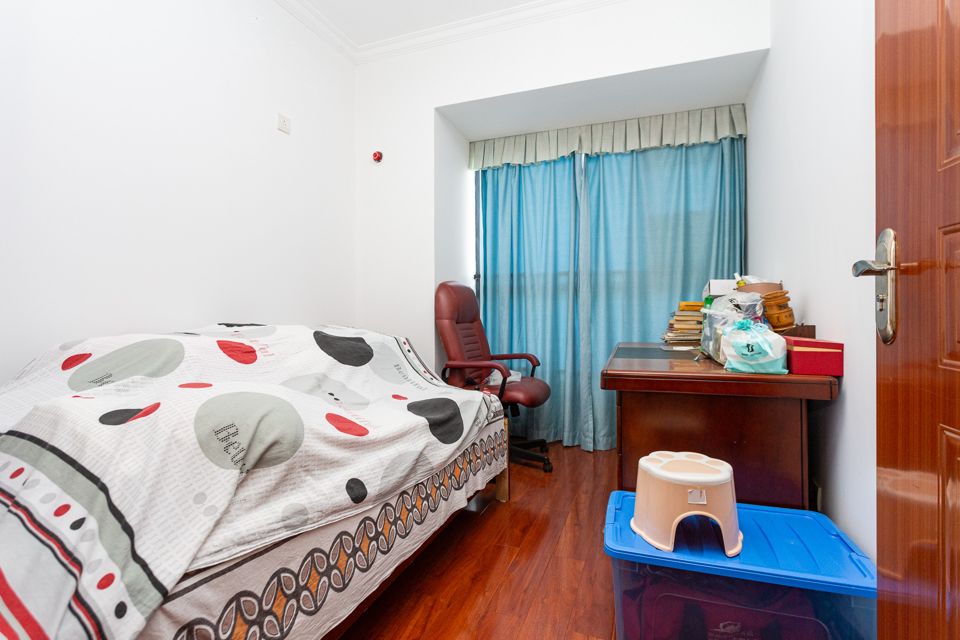 勤诚达新界  4室2厅2卫    125.0万卧室