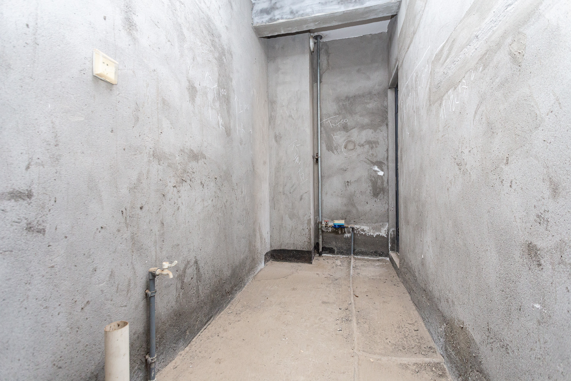 勤诚达新界  3室2厅1卫    69.8万 勤诚达新界  3室2厅1卫    69.8万厨房