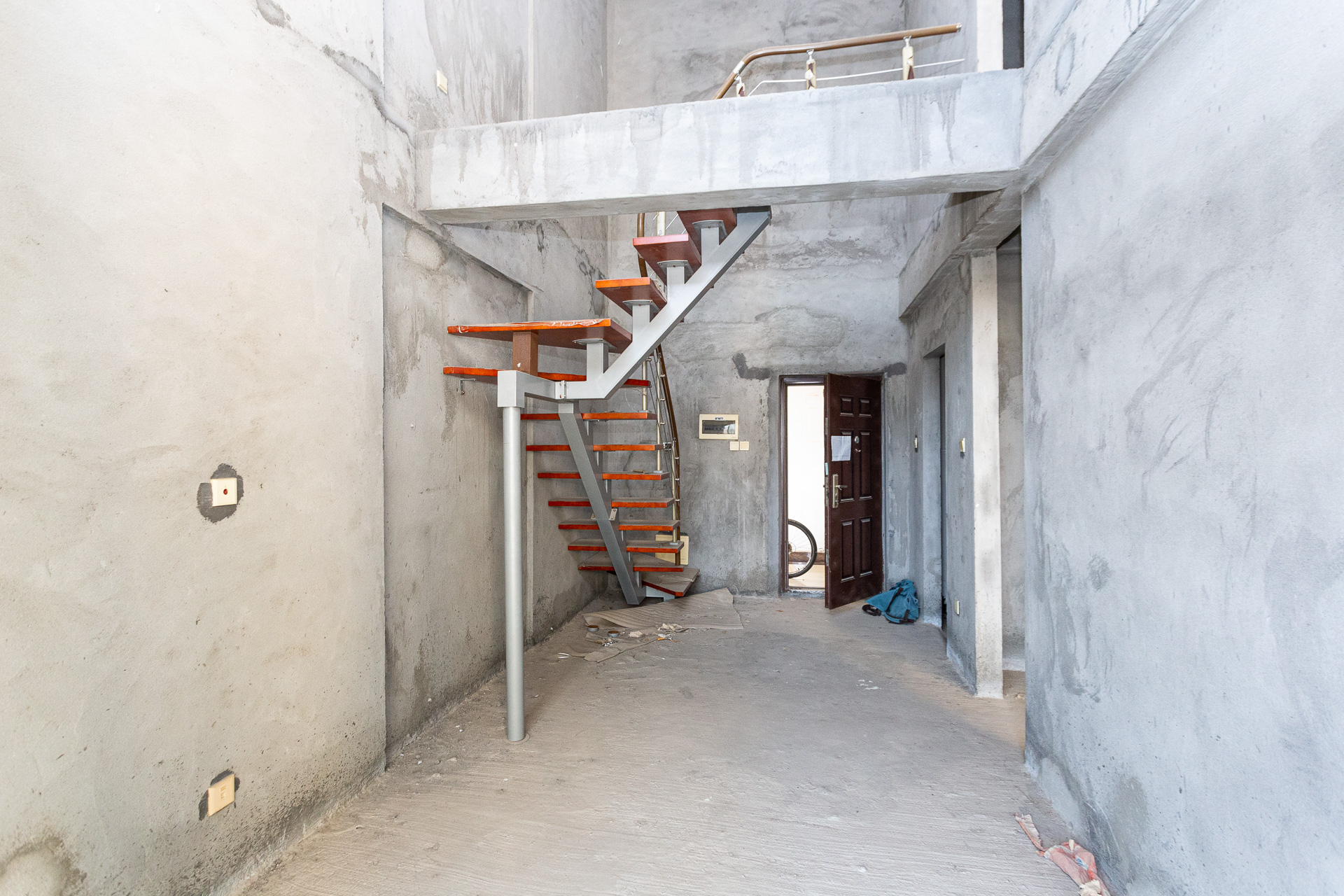 勤诚达新界  3室2厅1卫    69.8万 勤诚达新界  3室2厅1卫    69.8万客厅