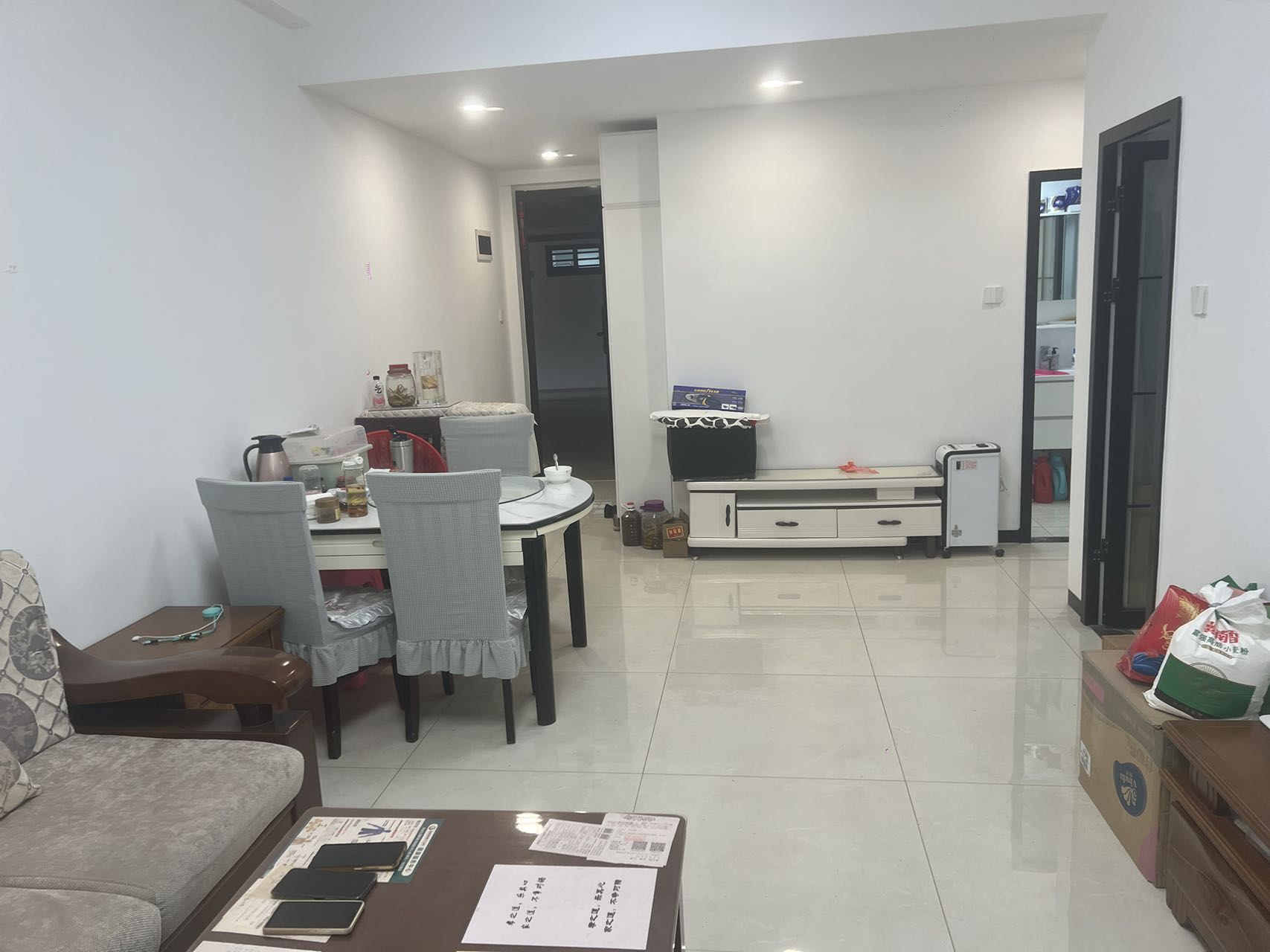 远大购物广场  2室2厅1卫    108.0万 远大购物广场  2室2厅1卫    108.0万室内图