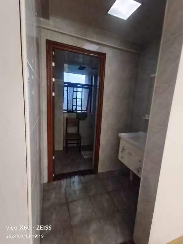 金谷豪庭 4室1厅2卫 1700.0元/月 金谷豪庭 4室1厅2卫 1700.0元/月室内图