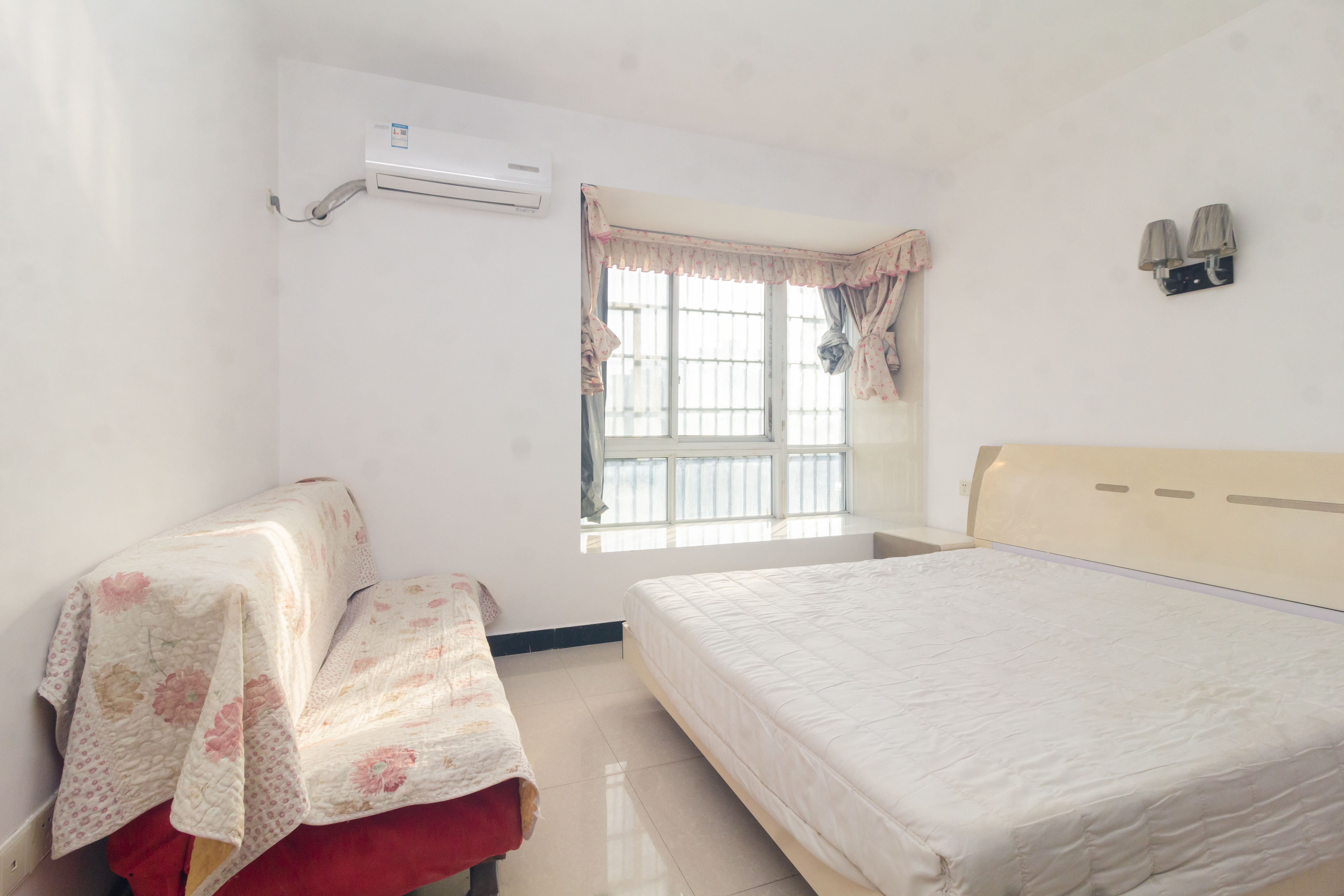 东业苹果社区 3室2厅1卫 43.8万 东业苹果社区 3室2厅1卫 43.8万卧室