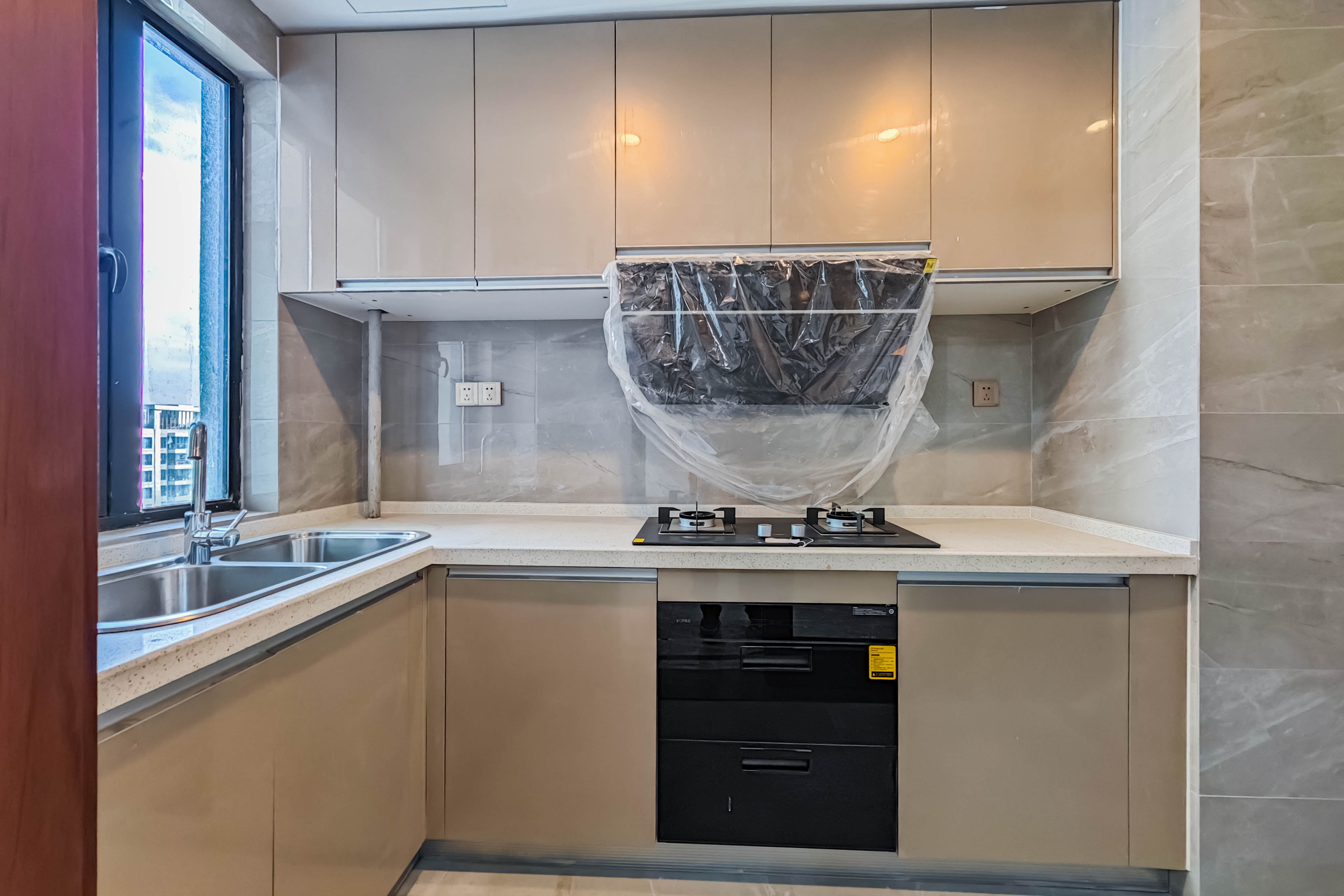 绿地长沙城际空间站(绿地新里佳苑) 4室2厅2卫 158.0万 绿地长沙城际空间站(绿地新里佳苑) 4室2厅2卫 158.0万厨房