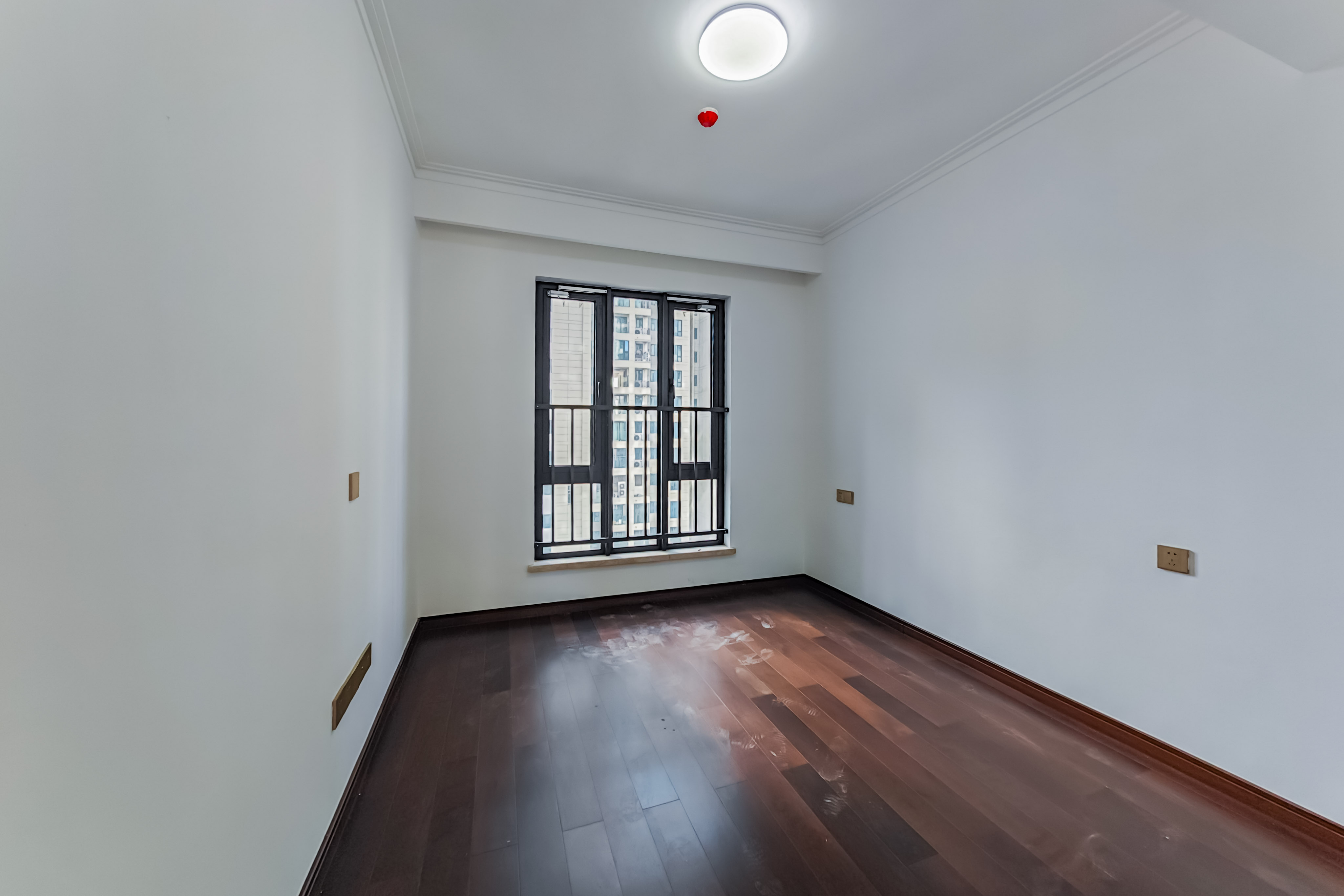 绿地长沙城际空间站(绿地新里佳苑) 4室2厅2卫 158.0万 绿地长沙城际空间站(绿地新里佳苑) 4室2厅2卫 158.0万卧室